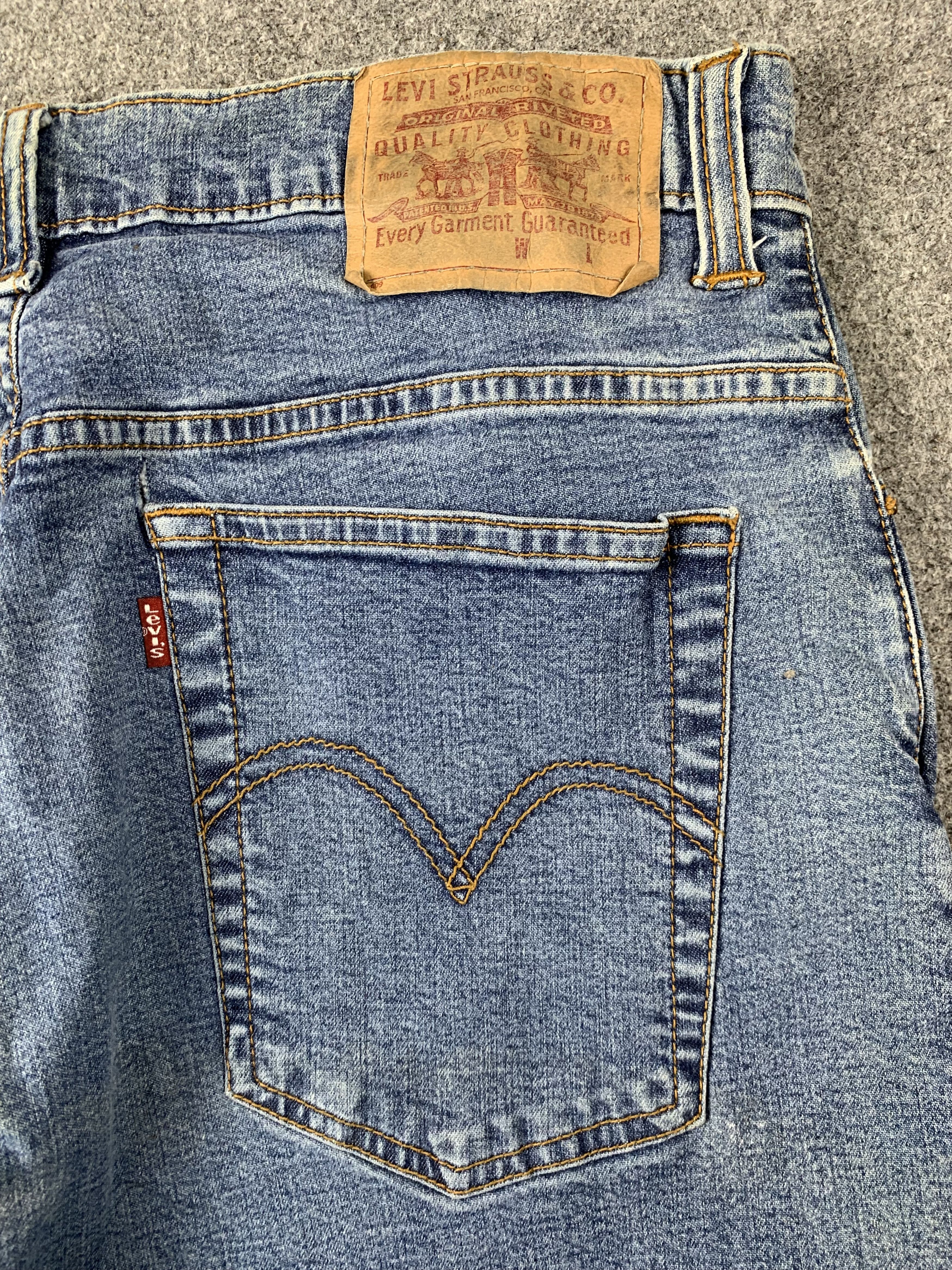 Levi's Vintage 90s Levis Light Blue Jeans DP2029 Size US 31 - 21 Thumbnail