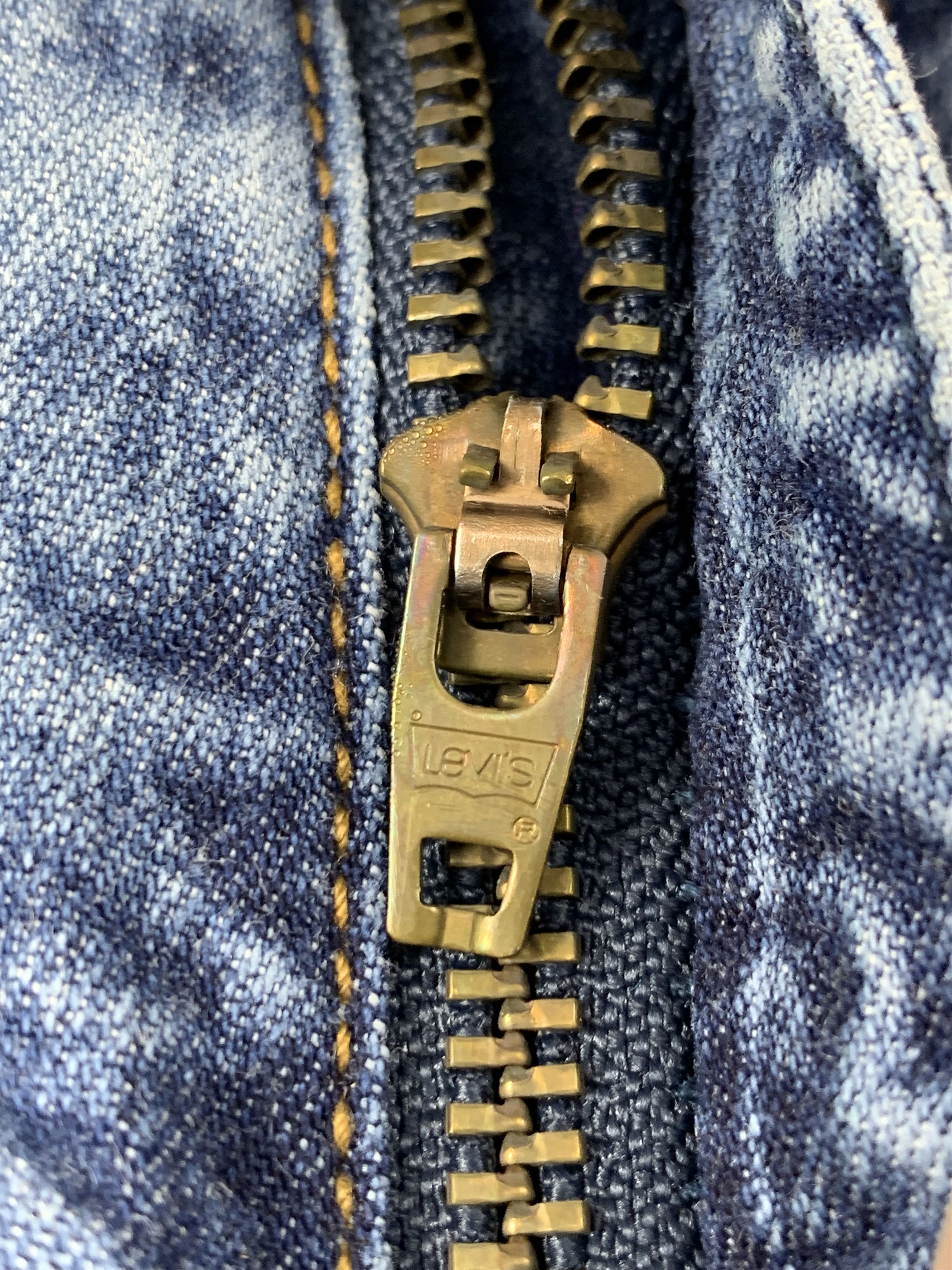 Levi's Vintage 90s Levis Light Blue Jeans DP2029 Size US 31 - 14 Thumbnail