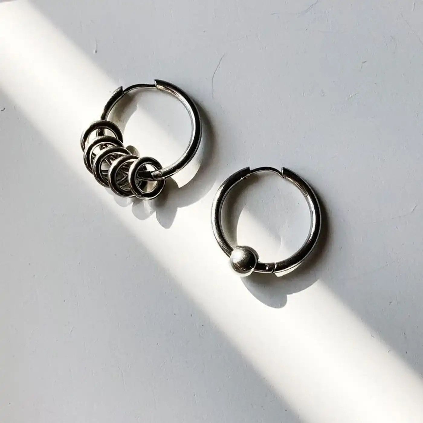 Jewelry × Vintage Silver Asymmetric Round Earrings Size ONE SIZE - 1 Thumbnail
