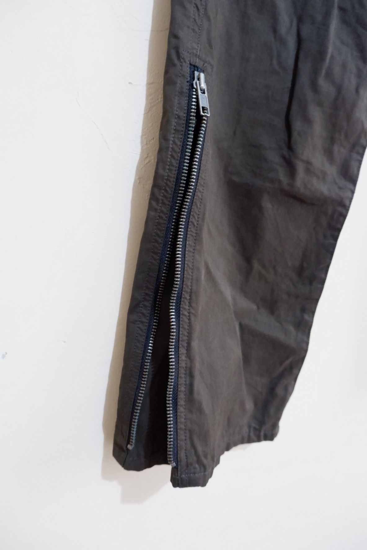 Le Grande Bleu (L.G.B.) Difference by Rupert Studded cargo pants Size US 31 - 9 Thumbnail