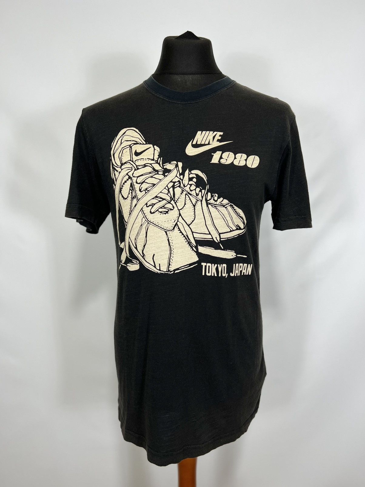 Nike × Vintage Vintage Nike International men’s T-shirt Size US M / EU 48-50 / 2 - 1 Thumbnail
