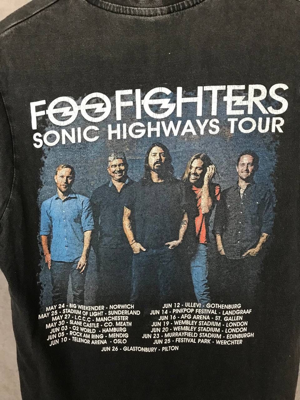 Band Tees Foo Fighters vintage rock band overprinted tour tee Size US S / EU 44-46 / 1 - 4 Thumbnail