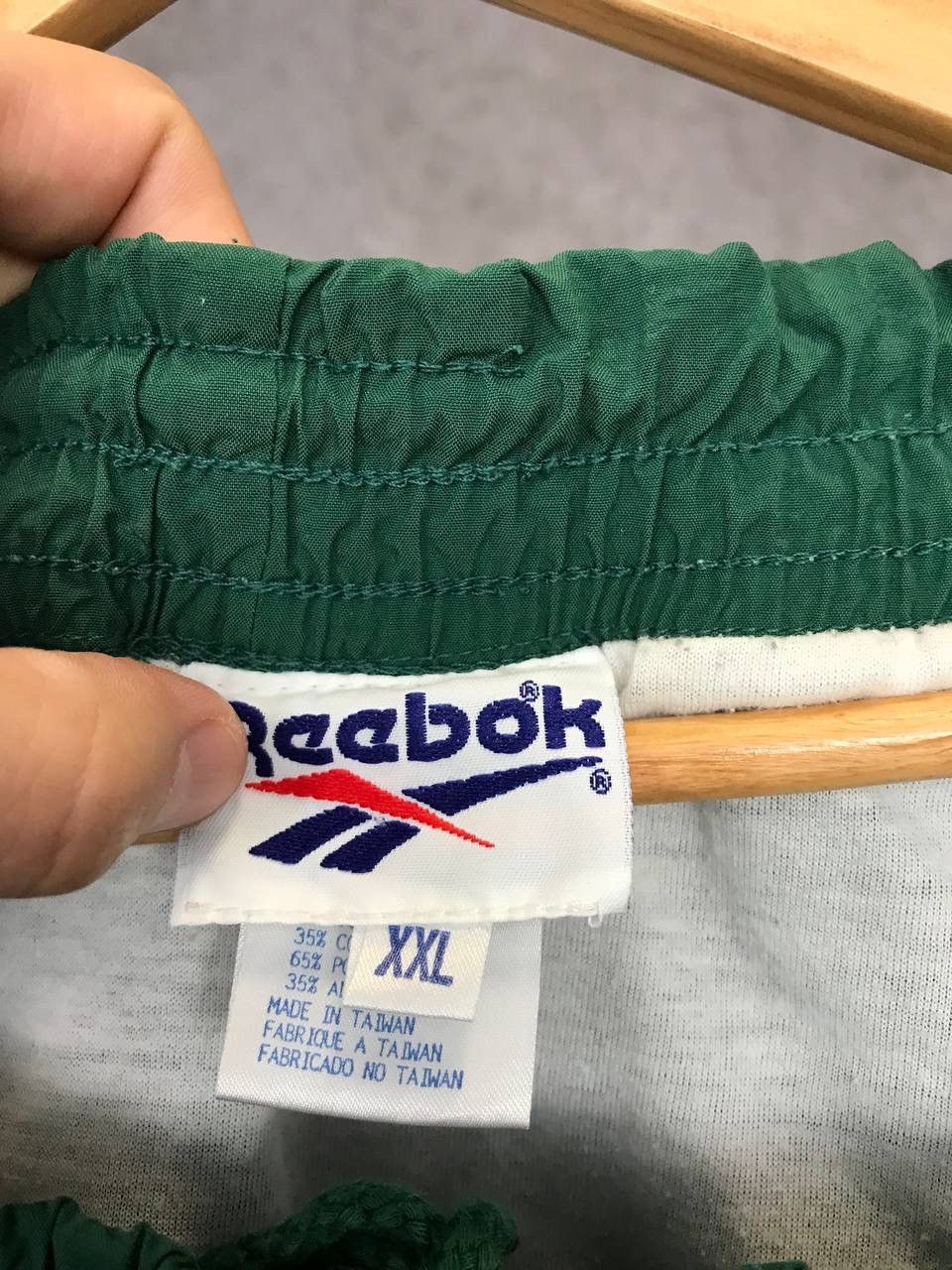 Reebok Reebok vintage streetwear nylon shorts Size US 38 / EU 54 - 5 Thumbnail