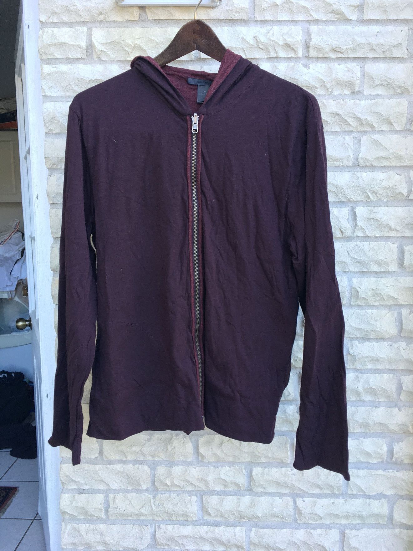 BNWT SUPER SOFT HOODIE LIGHTWEIGHT