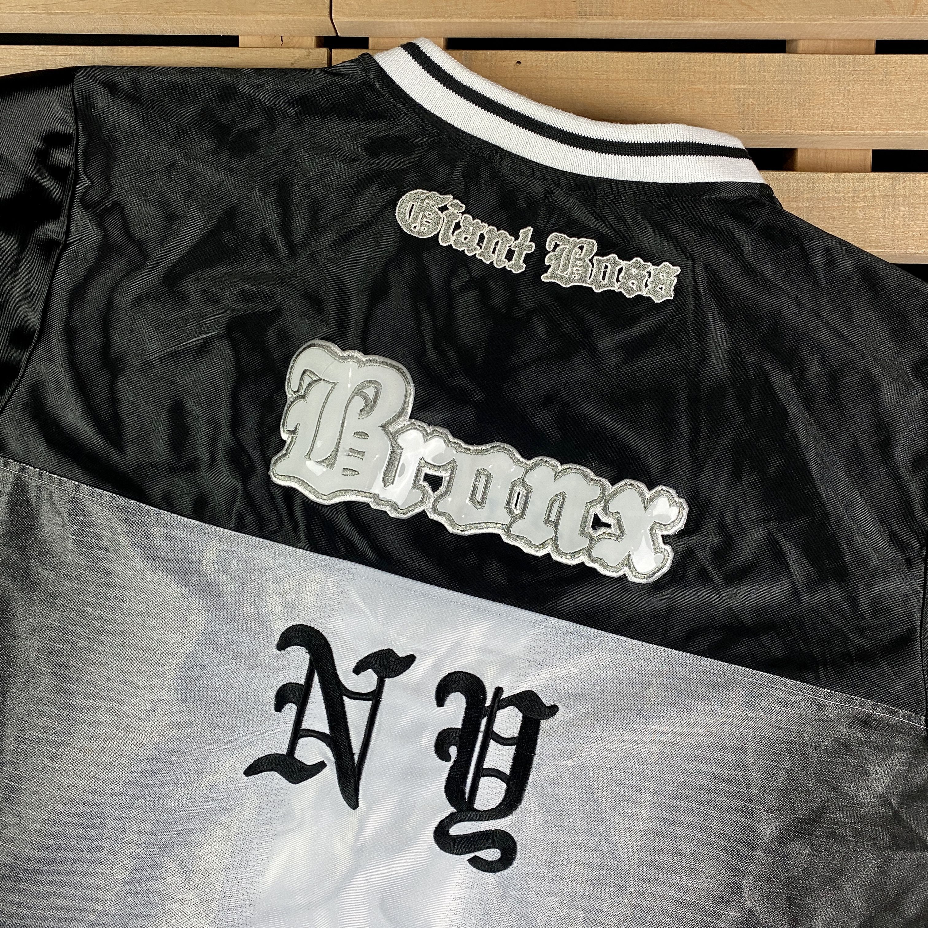 Rap Tees × Vintage Mens T Shirt Rap Tees Bronx Size L Size US L / EU 52-54 / 3 - 8 Thumbnail