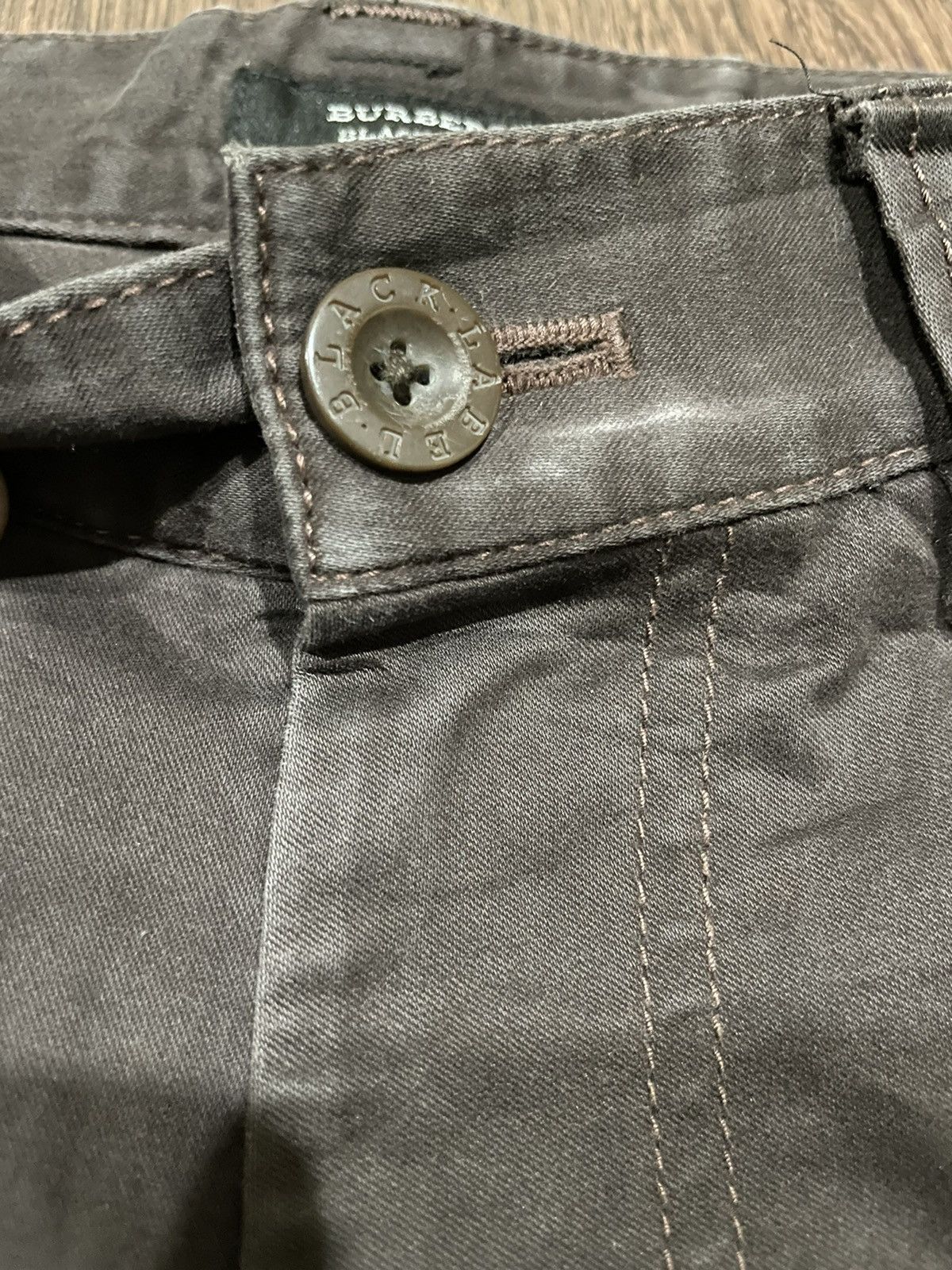 Black Label Vintage Burberry Black Label Flap Checked Pocket Cargo Pants Size US 30 / EU 46 - 19 Thumbnail