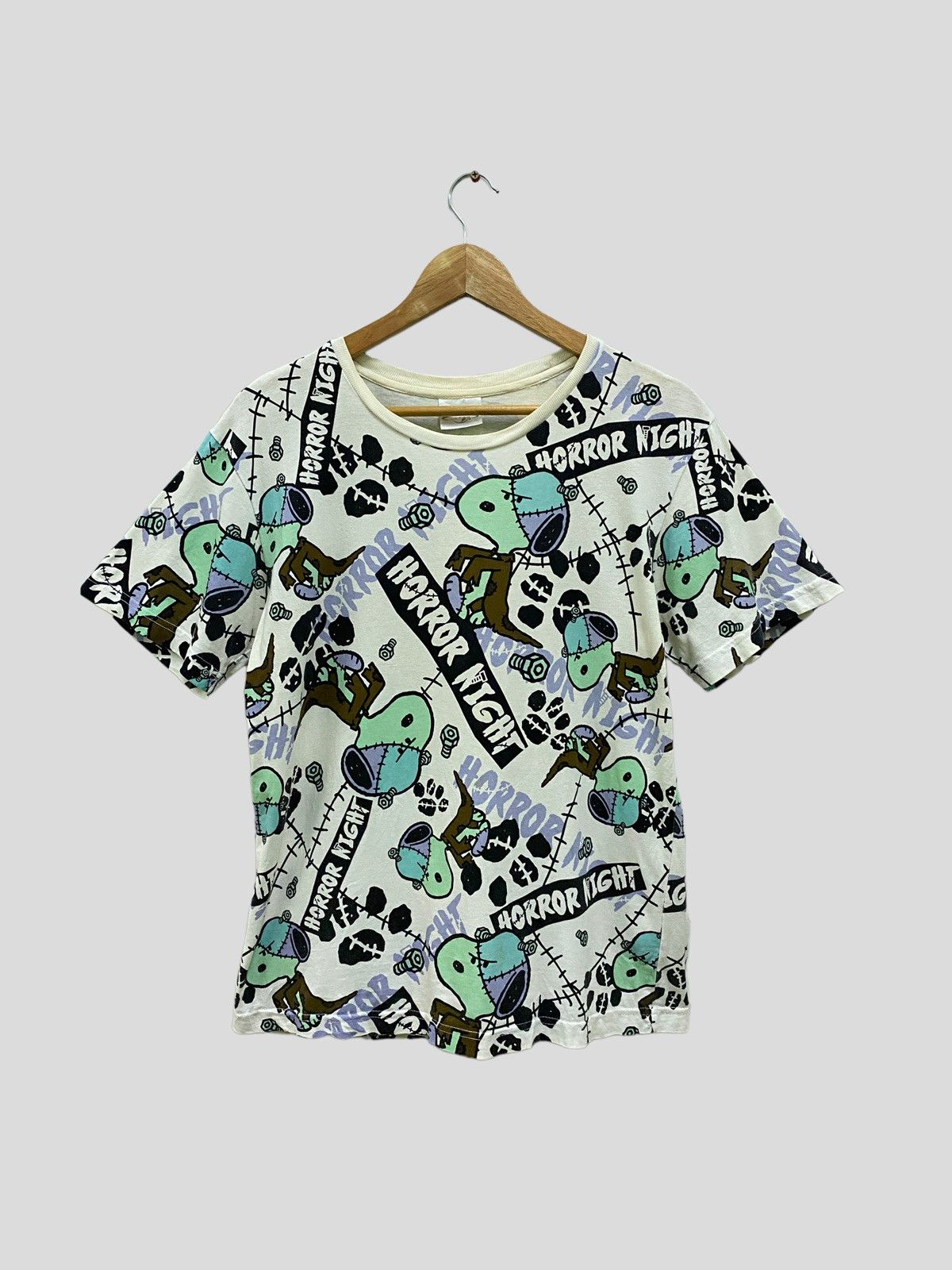 Universal Studios 💥 VINTAGE PEANUT HORROR NIGHT OVP TSHIRT Size US S / EU 44-46 / 1 - 1 Thumbnail
