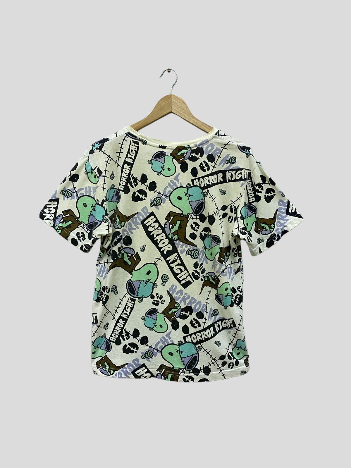 Universal Studios 💥 VINTAGE PEANUT HORROR NIGHT OVP TSHIRT Size US S / EU 44-46 / 1 - 2 Thumbnail