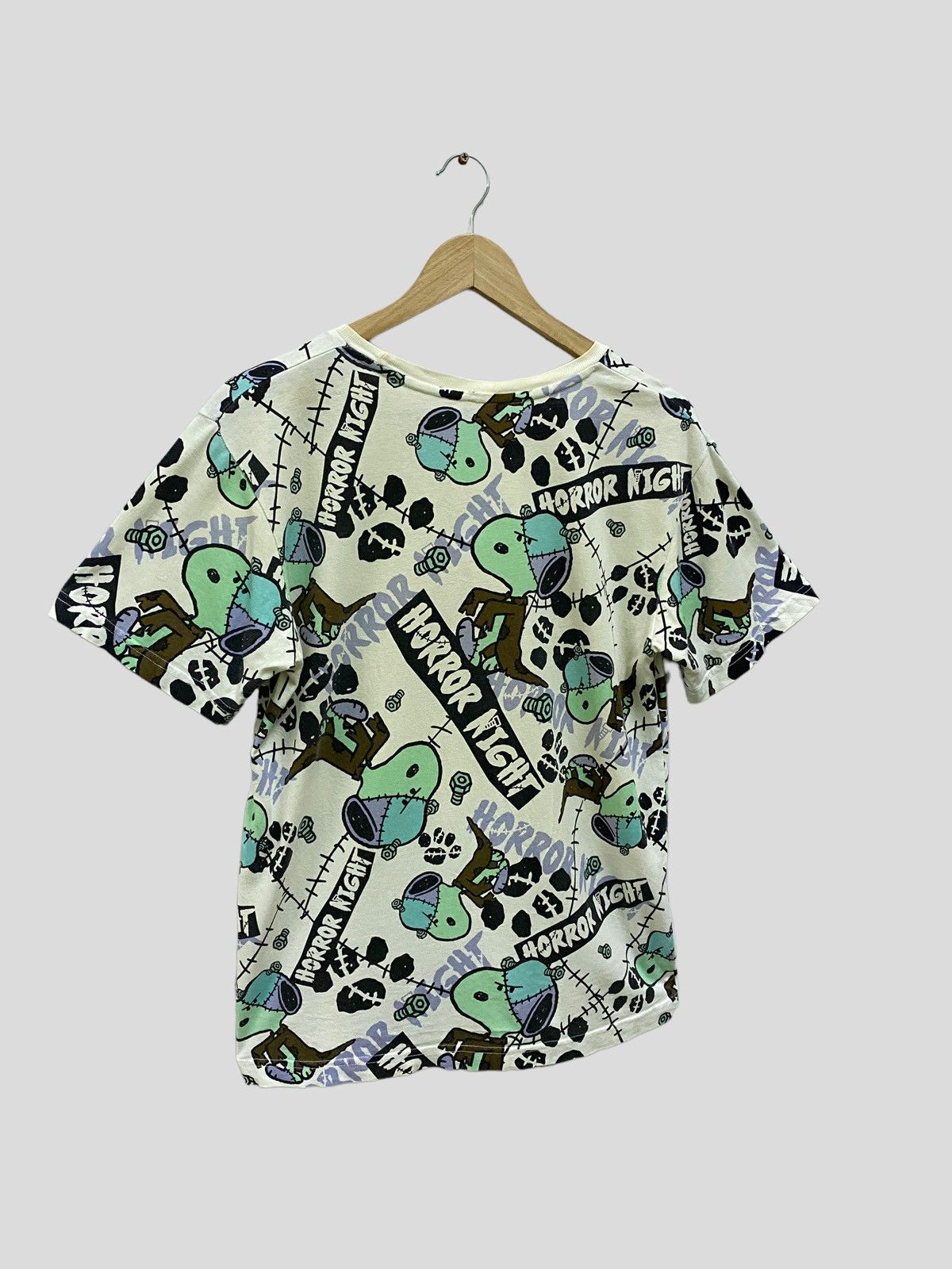 Universal Studios 💥 VINTAGE PEANUT HORROR NIGHT OVP TSHIRT Size US S / EU 44-46 / 1 - 5 Thumbnail