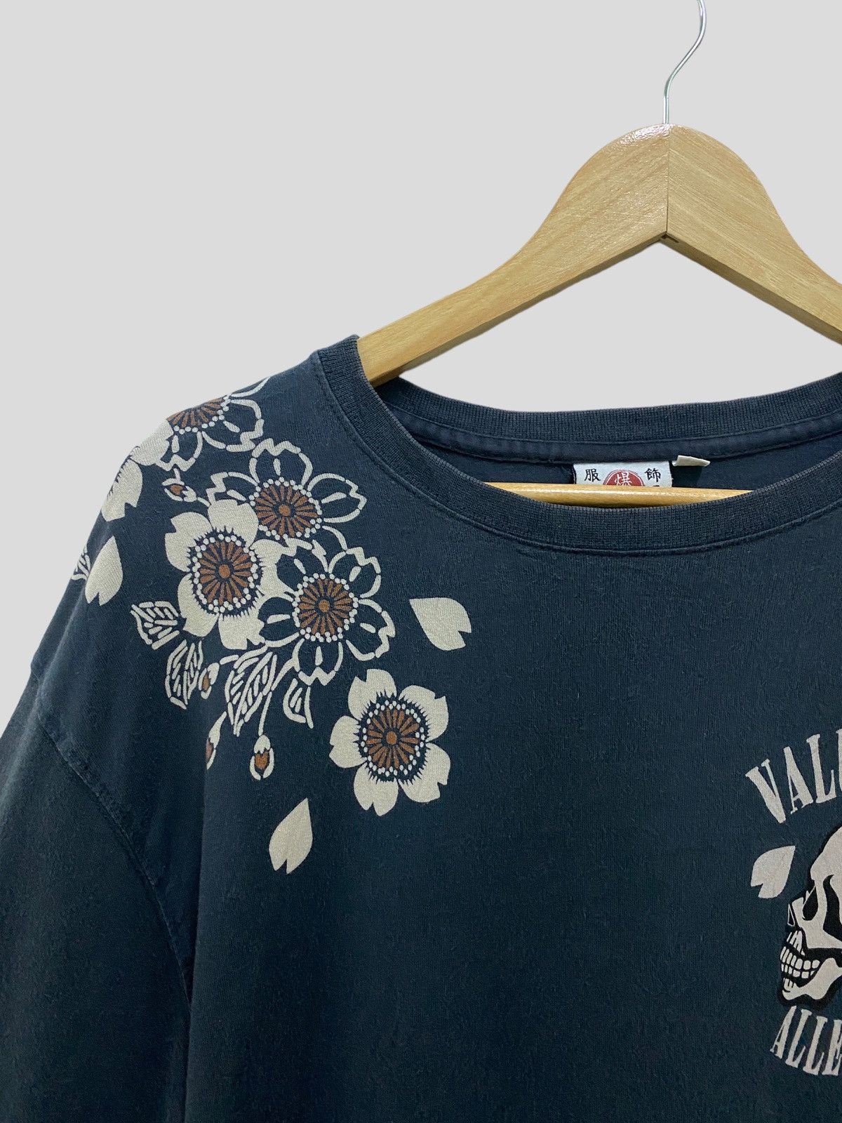 Japanese Brand Vintage VALUE HONOR ALLEGIANCE SKELETON SWORD LONG SLEEVES Size US L / EU 52-54 / 3 - 4 Thumbnail