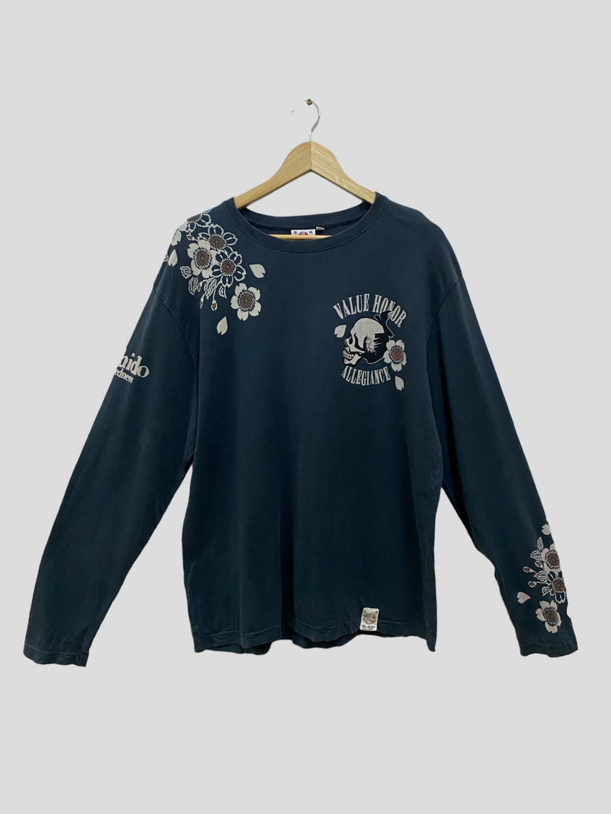 Japanese Brand Vintage VALUE HONOR ALLEGIANCE SKELETON SWORD LONG SLEEVES Size US L / EU 52-54 / 3 - 2 Thumbnail