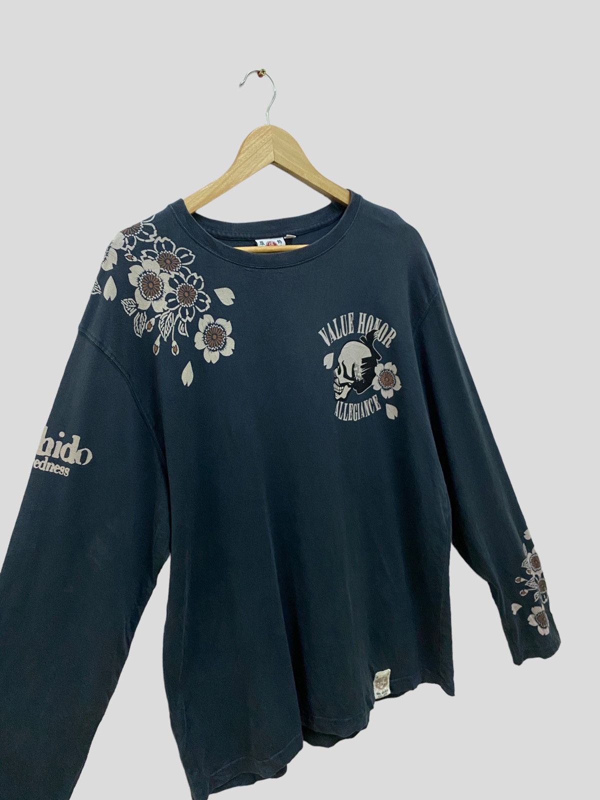 Japanese Brand Vintage VALUE HONOR ALLEGIANCE SKELETON SWORD LONG SLEEVES Size US L / EU 52-54 / 3 - 3 Thumbnail