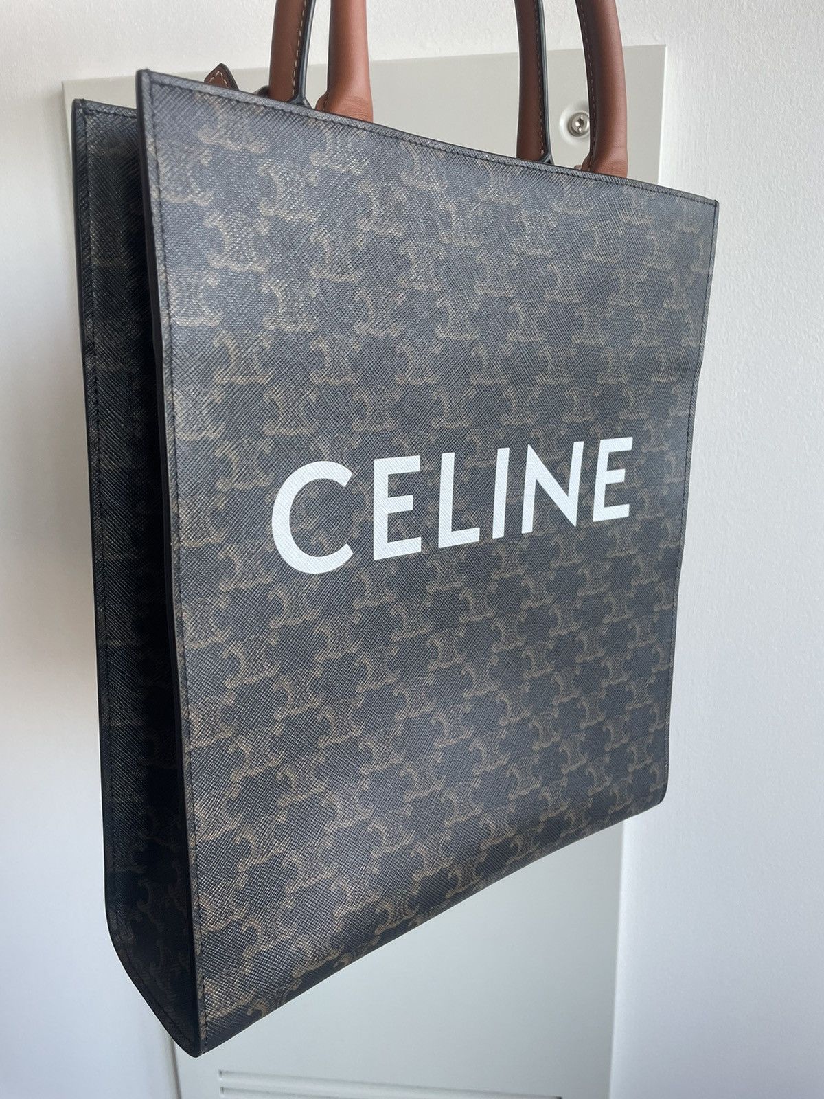 Celine × Hedi Slimane Runway Limited Edition Brand New Celine Logo Tote Size ONE SIZE - 19 Thumbnail