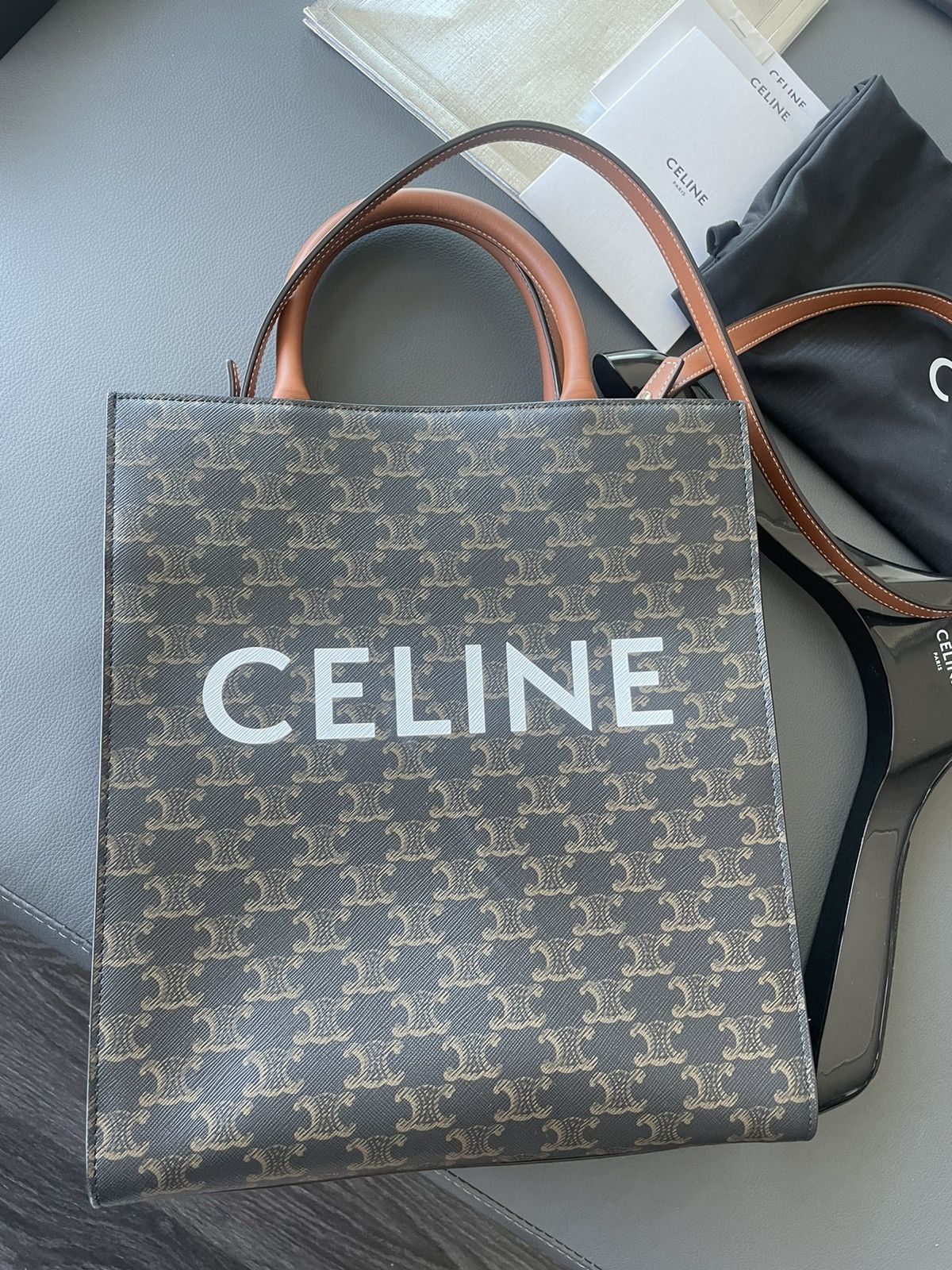 Celine × Hedi Slimane Runway Limited Edition Brand New Celine Logo Tote Size ONE SIZE - 14 Thumbnail
