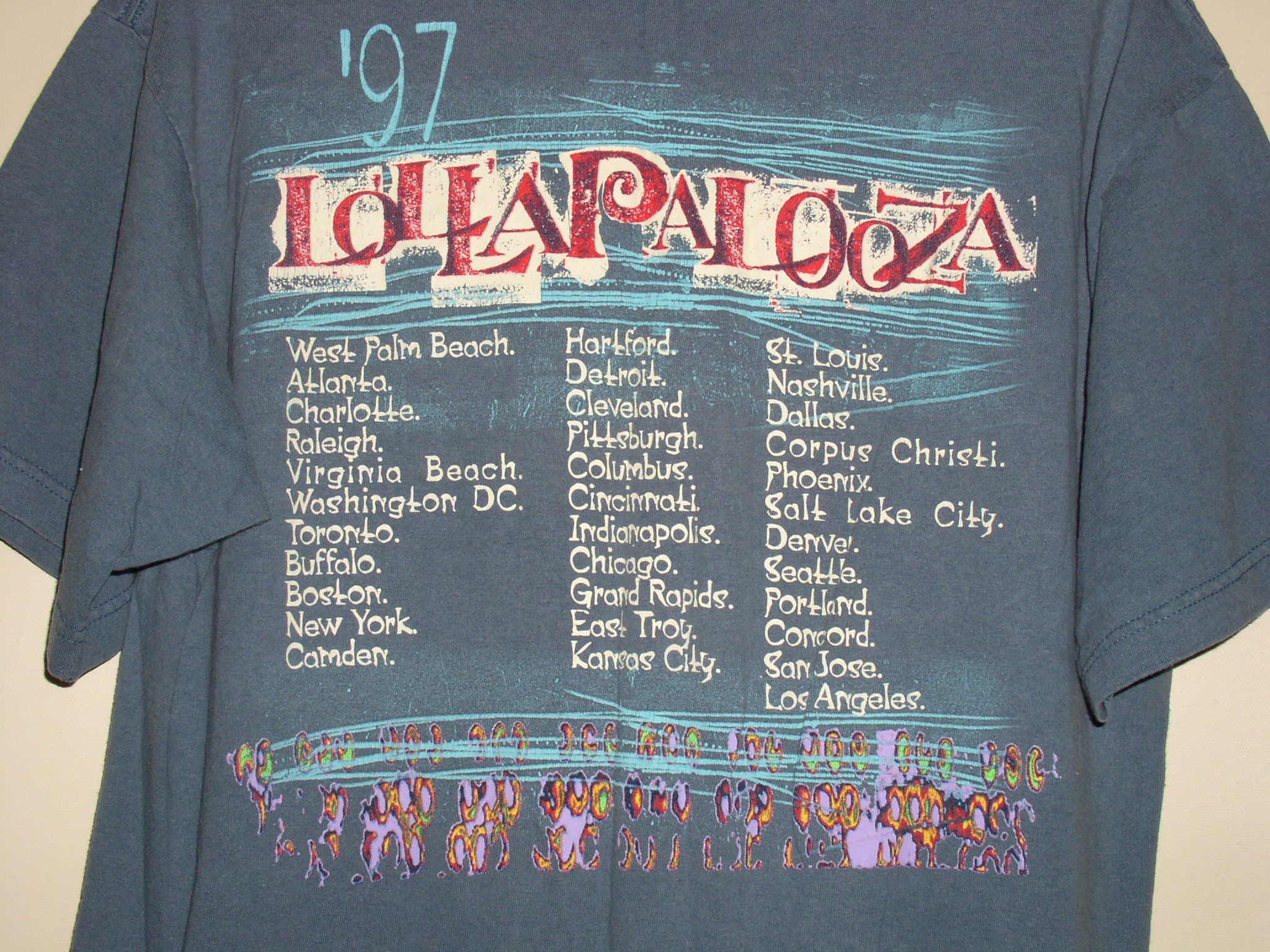 Band Tees LOLLAPALOOZA CONCERT TOUR T SHIRT VINTAGE 1997 Size US L / EU 52-54 / 3 - 5 Thumbnail