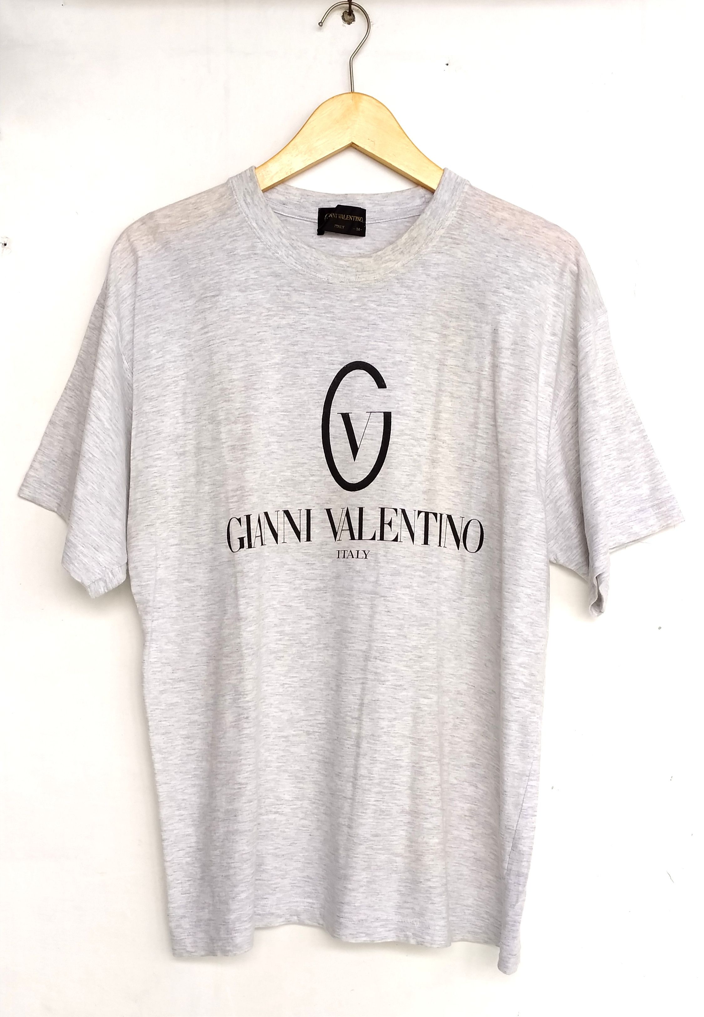 Gianni Valentino Vtg Gianni Valentino big logo t shirt size M Size US M / EU 48-50 / 2 - 1 Thumbnail