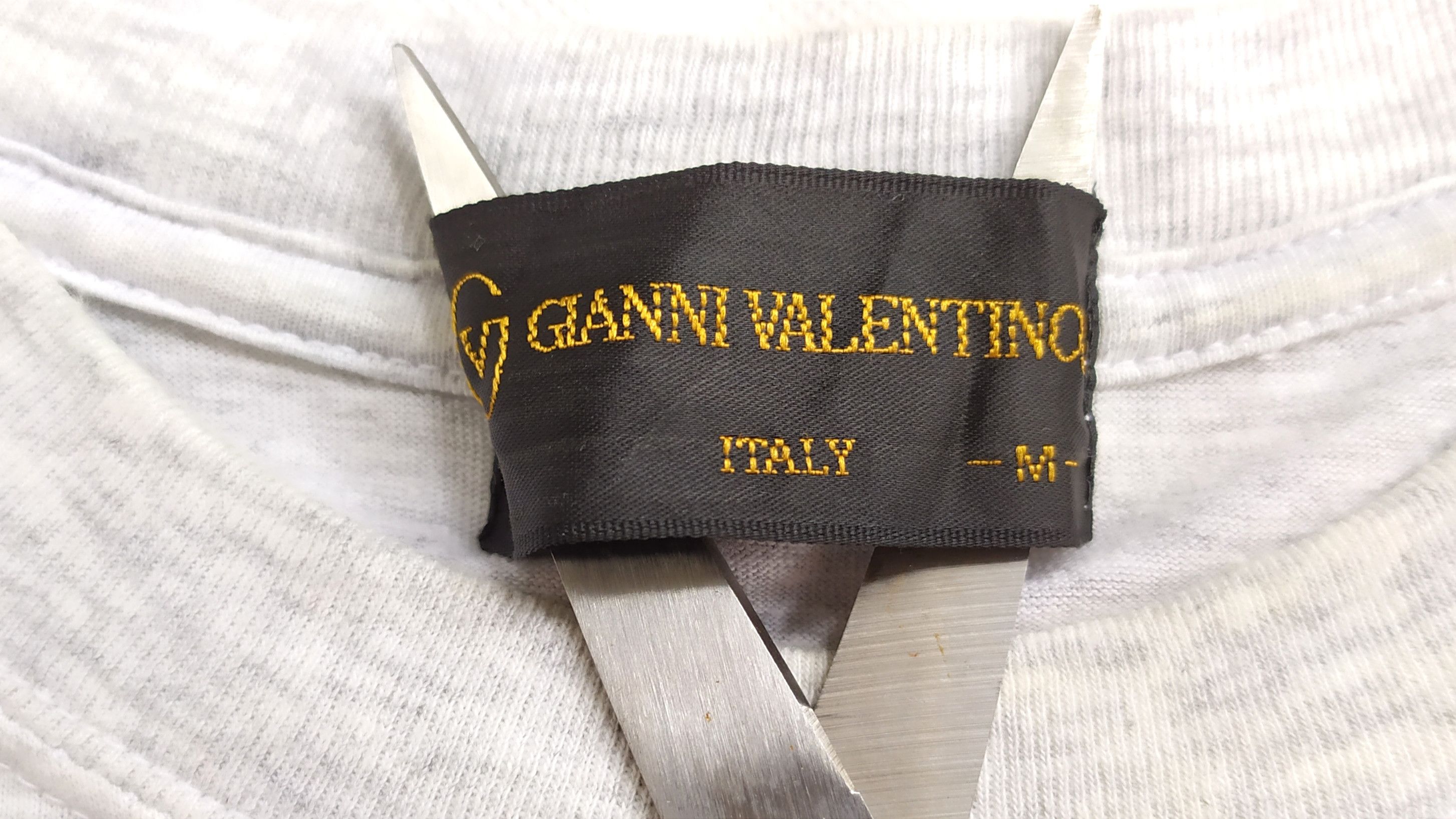 Gianni Valentino Vtg Gianni Valentino big logo t shirt size M Size US M / EU 48-50 / 2 - 7 Thumbnail
