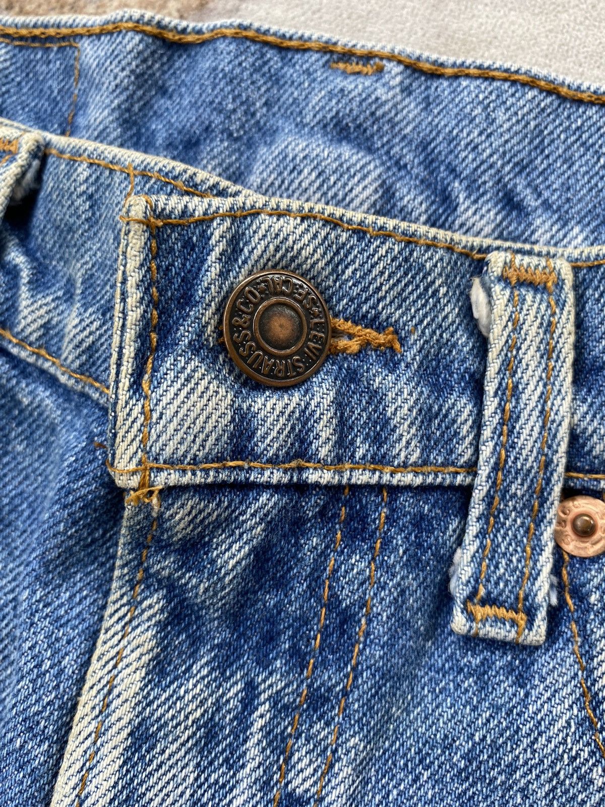 Levi's 🔥OFFER NOW 🔥 Vintage 90’s LEVI’S 501 Made in USA Jean Size US 31 - 12 Thumbnail