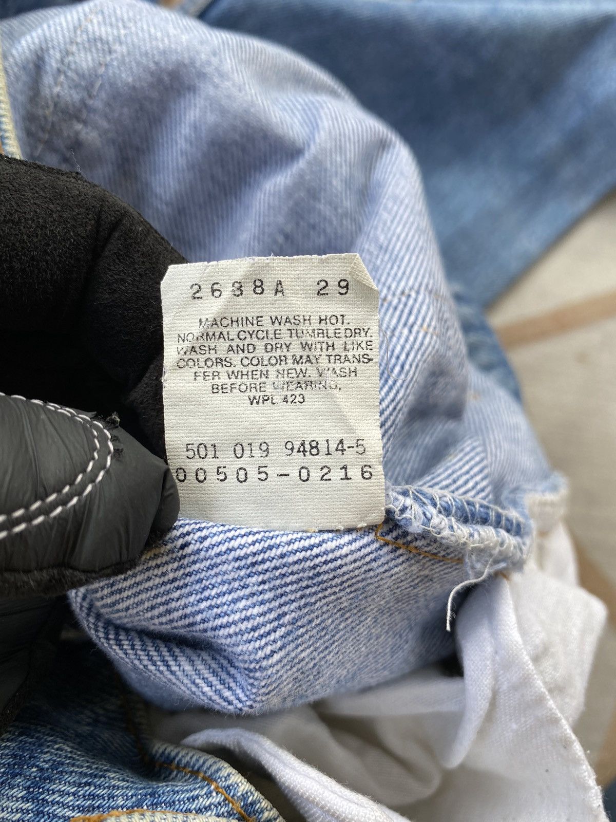 Levi's 🔥OFFER NOW 🔥 Vintage 90’s LEVI’S 501 Made in USA Jean Size US 31 - 16 Thumbnail