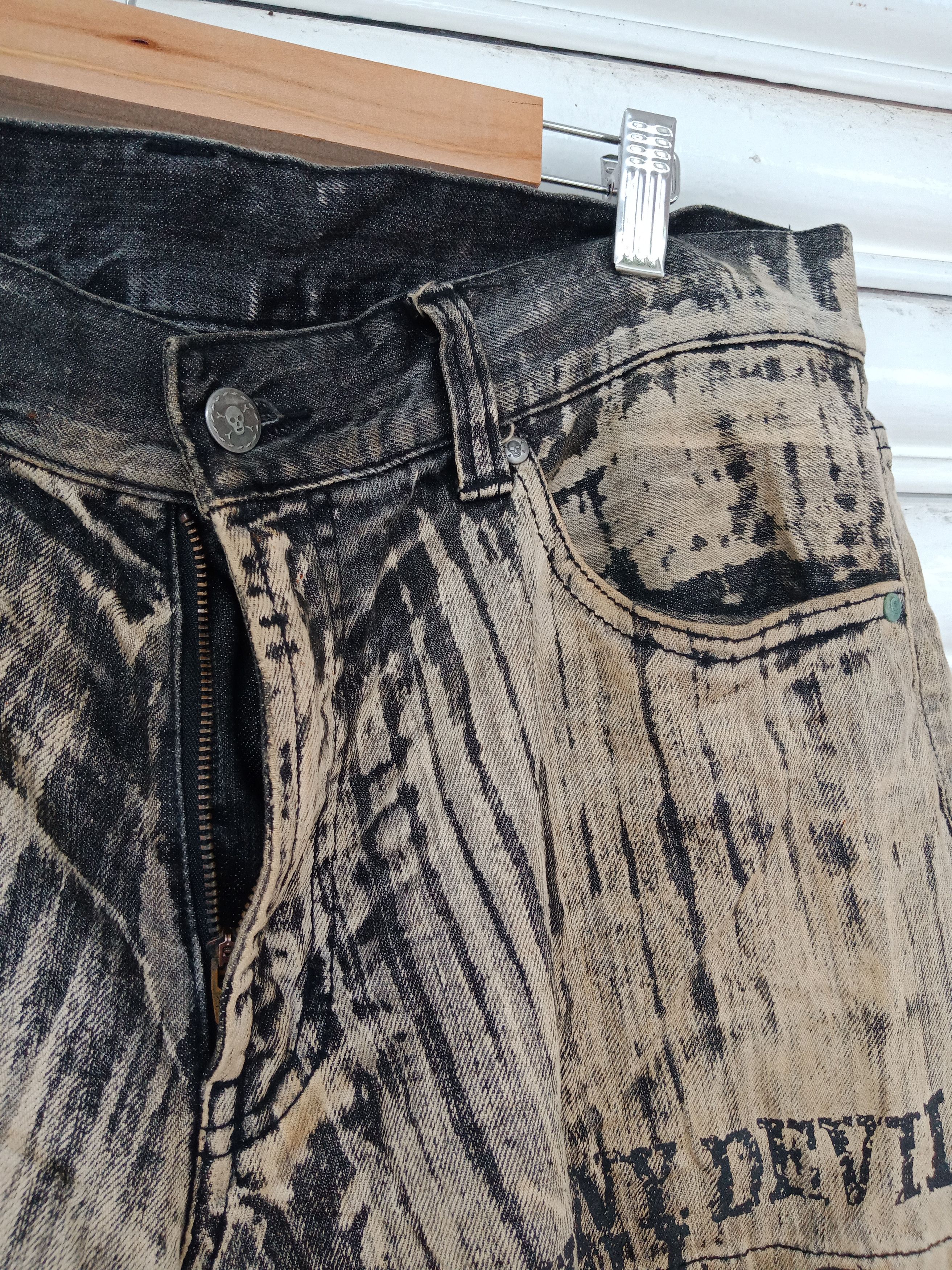 semanticdesign Impulse Pleasure Funny Devil Skull Acid Wash Distressed Size US 34 / EU 50 - 7 Thumbnail