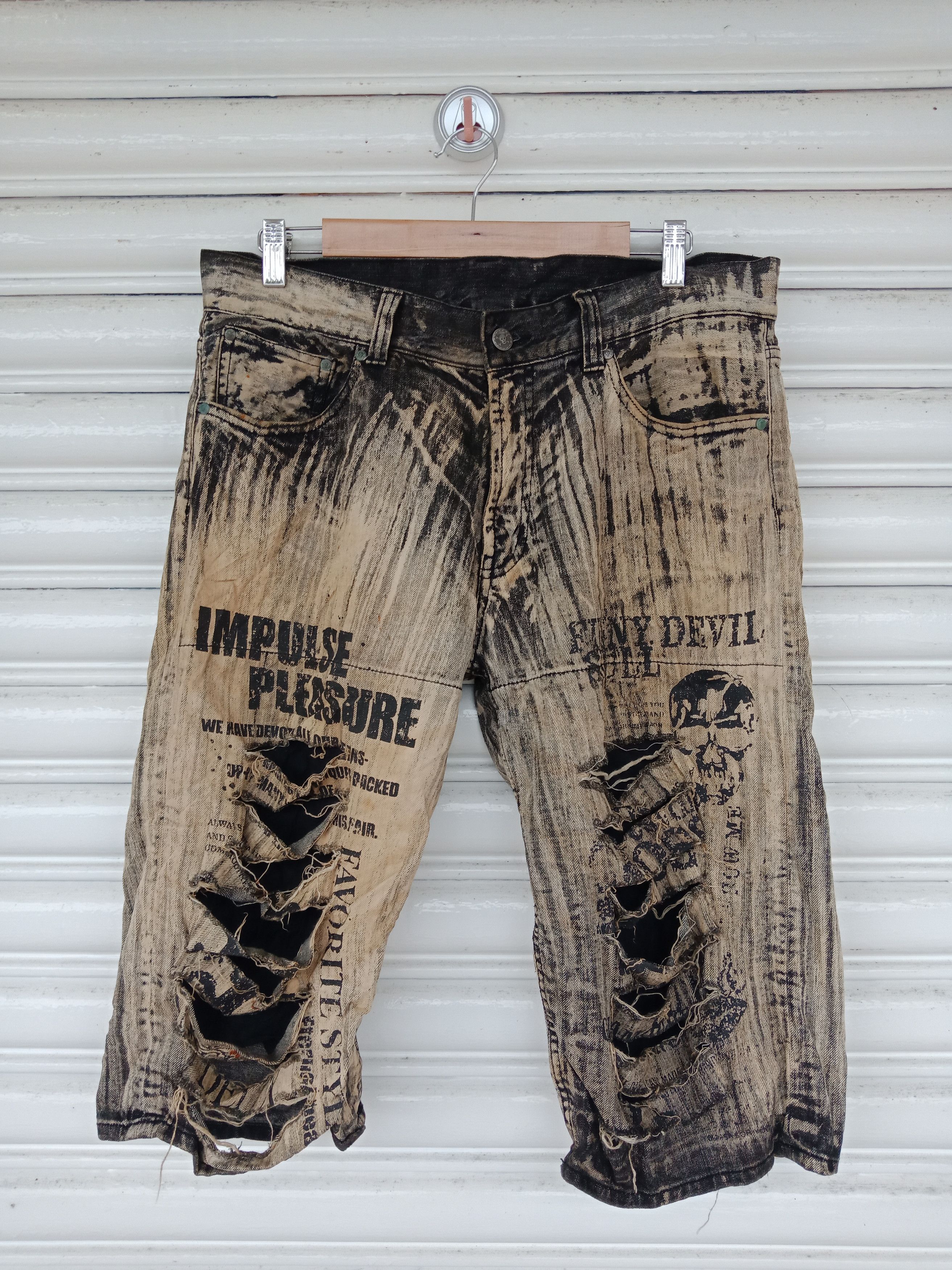 semanticdesign Impulse Pleasure Funny Devil Skull Acid Wash Distressed Size US 34 / EU 50 - 1 Thumbnail