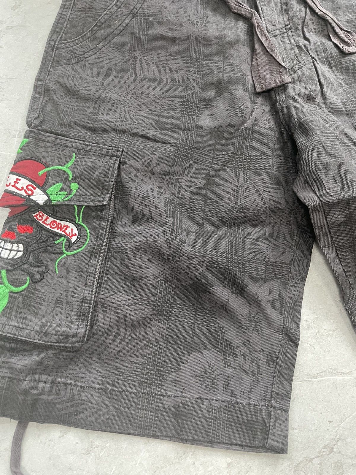 Ed Hardy UNWORN* Cargo shorts 30 Size US 30 / EU 46 - 3 Thumbnail