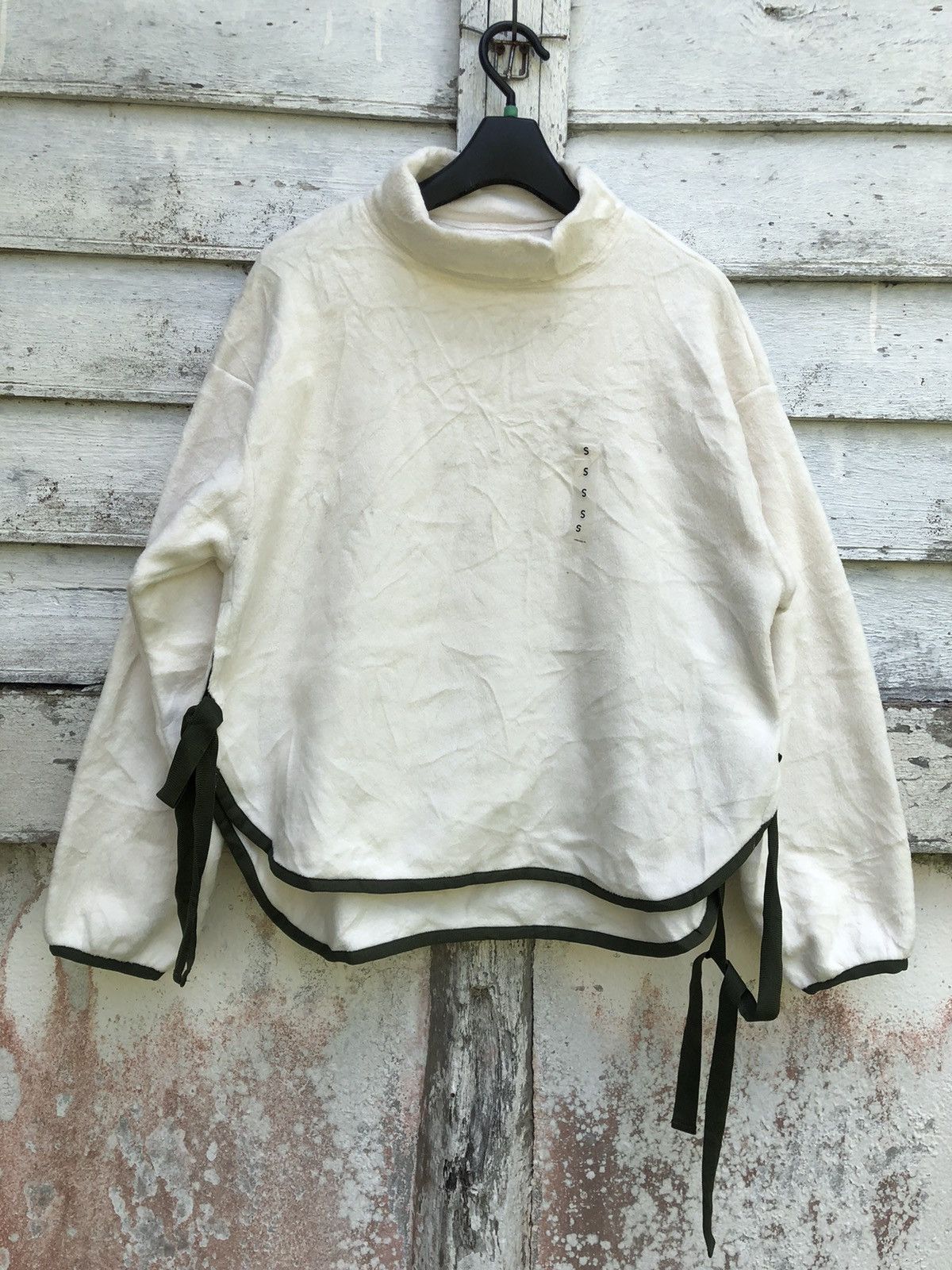 White Mountaineering x Uniqlo Cropped Strap Fleece