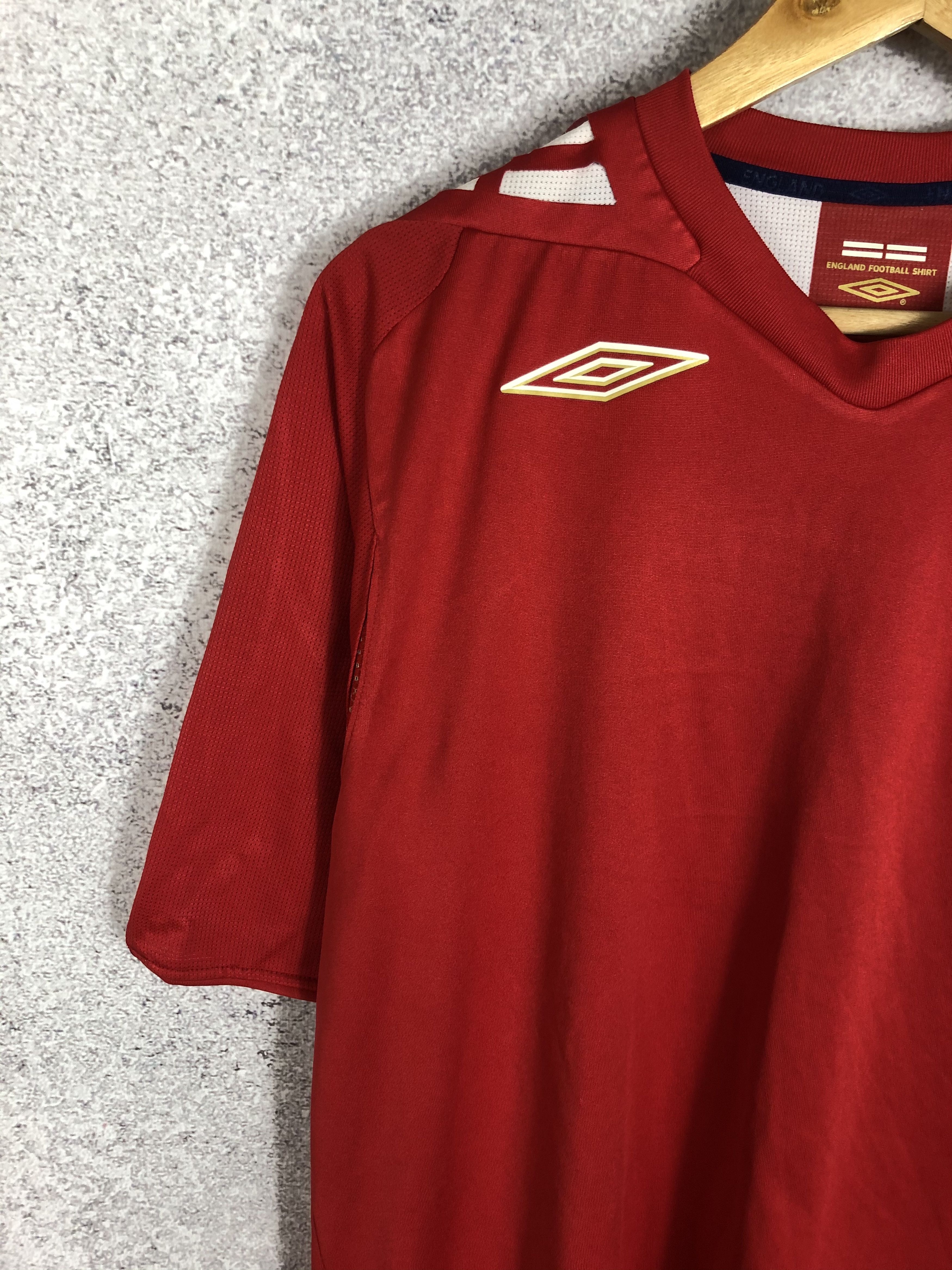 Umbro Vintage Umbro England 2006 2007 Away Soccer Jersey Shirt Size US M / EU 48-50 / 2 - 3 Thumbnail