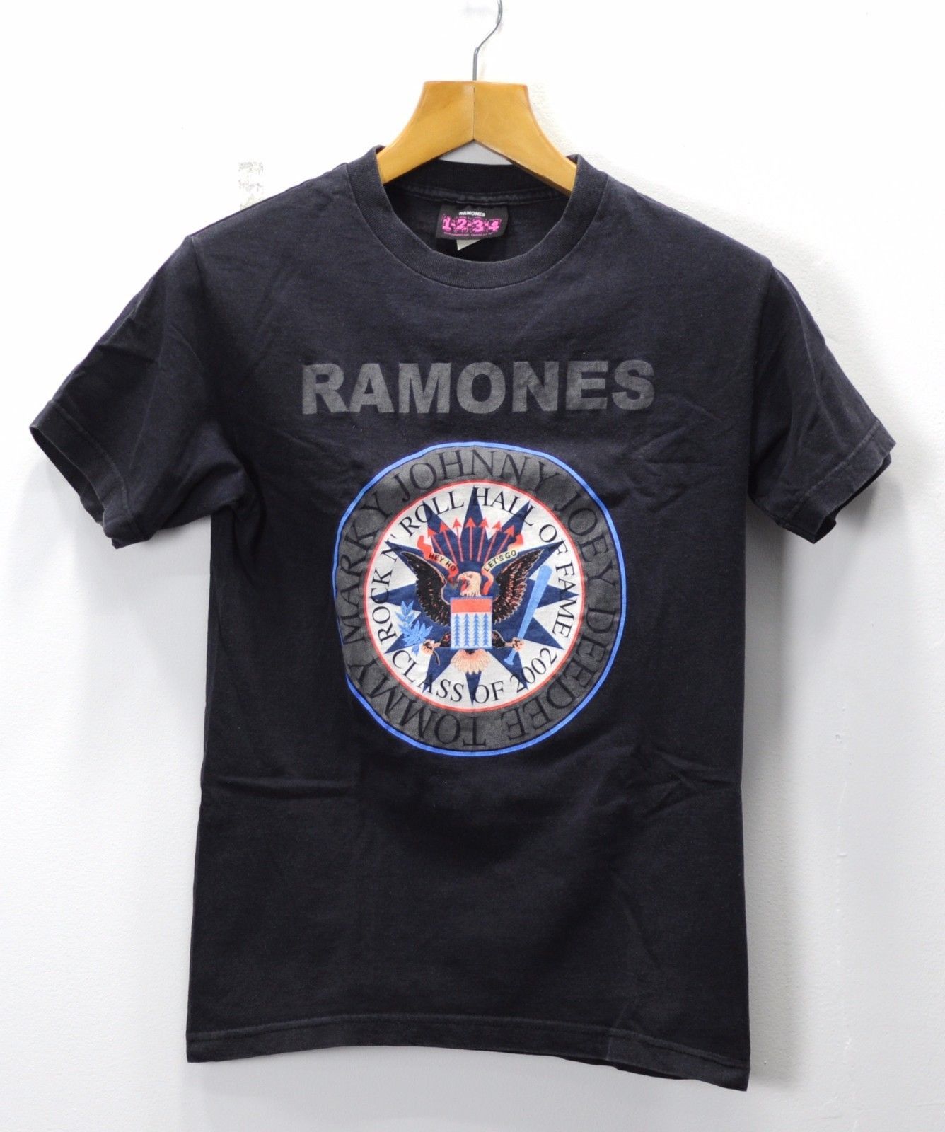 Vintage Vintage Ramones t shirt punk rock Hall Of Fame 2002 Size US S / EU 44-46 / 1 - 1 Thumbnail