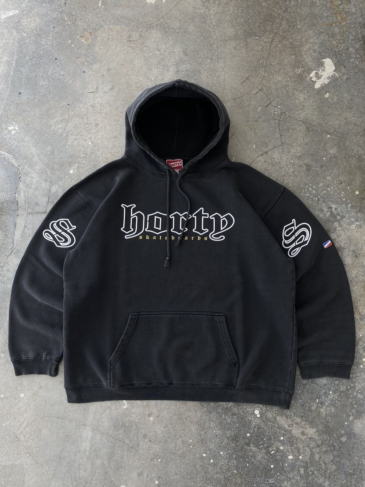 image of Shortys Skateboards x Vintage 1990S 2000S Shorty’S Skateboard Pullover Hoodie in Black (Size Large)