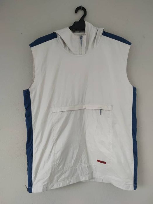 Nike sleeveless hot sale windbreaker