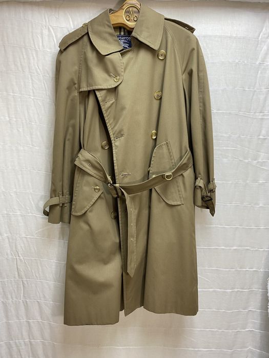 Vintage burberry hotsell trench coat size