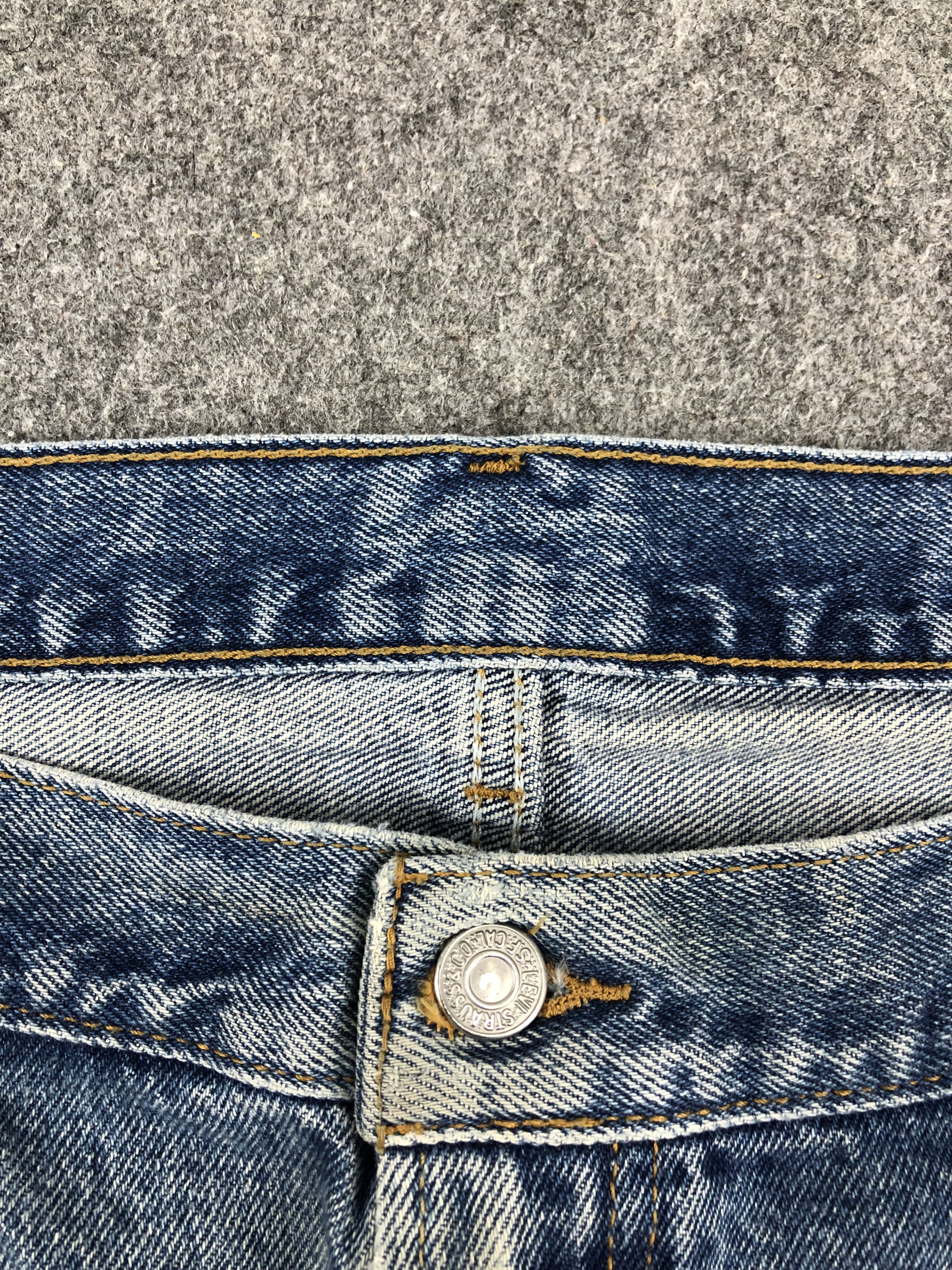 Levi's Vintage Levis 560 Denim DP1477 Size US 39 - 10 Thumbnail