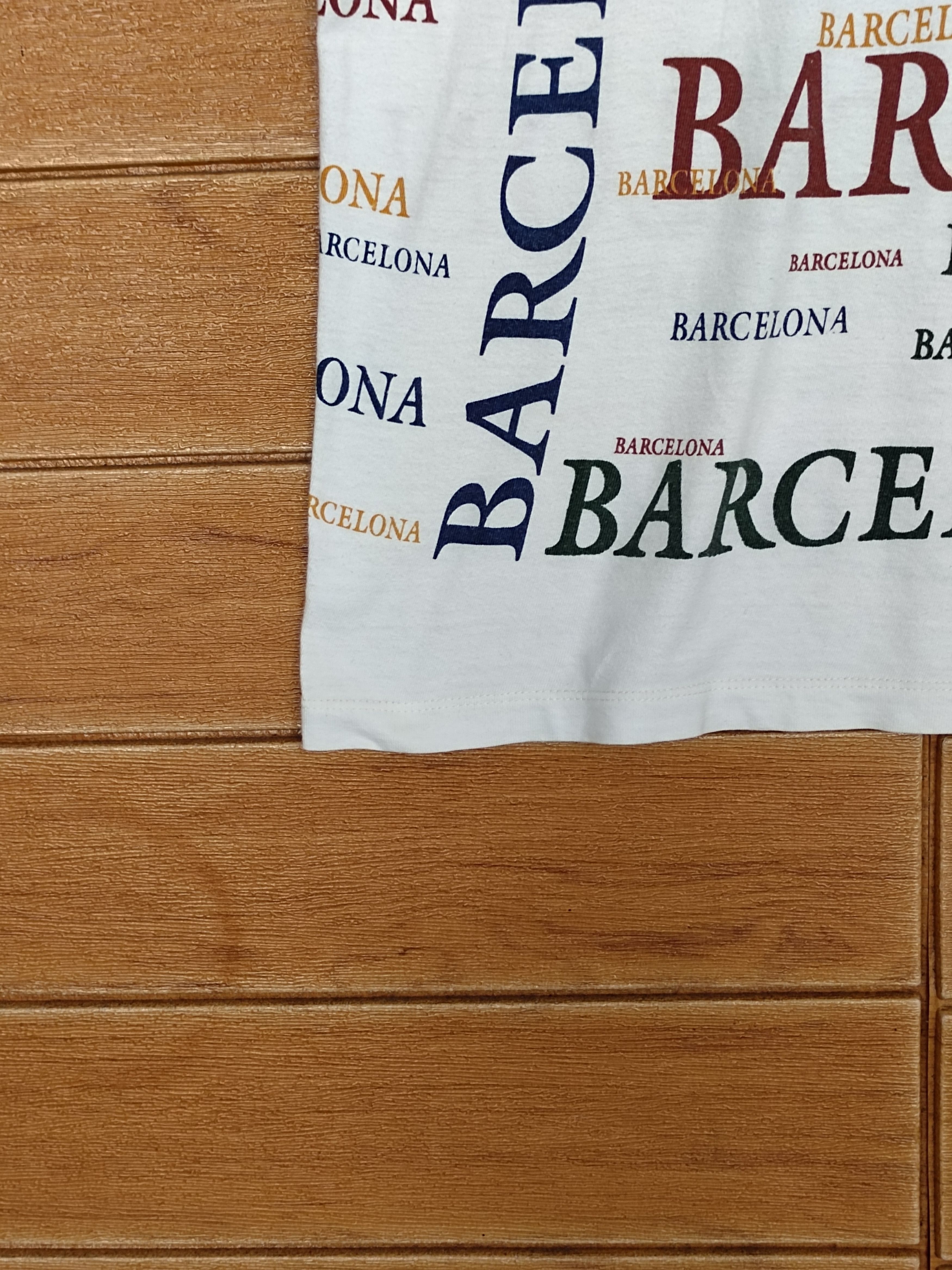 Vintage Vintage Barcelona Spell Out All Over By La Massana Art Size US M / EU 48-50 / 2 - 8 Thumbnail