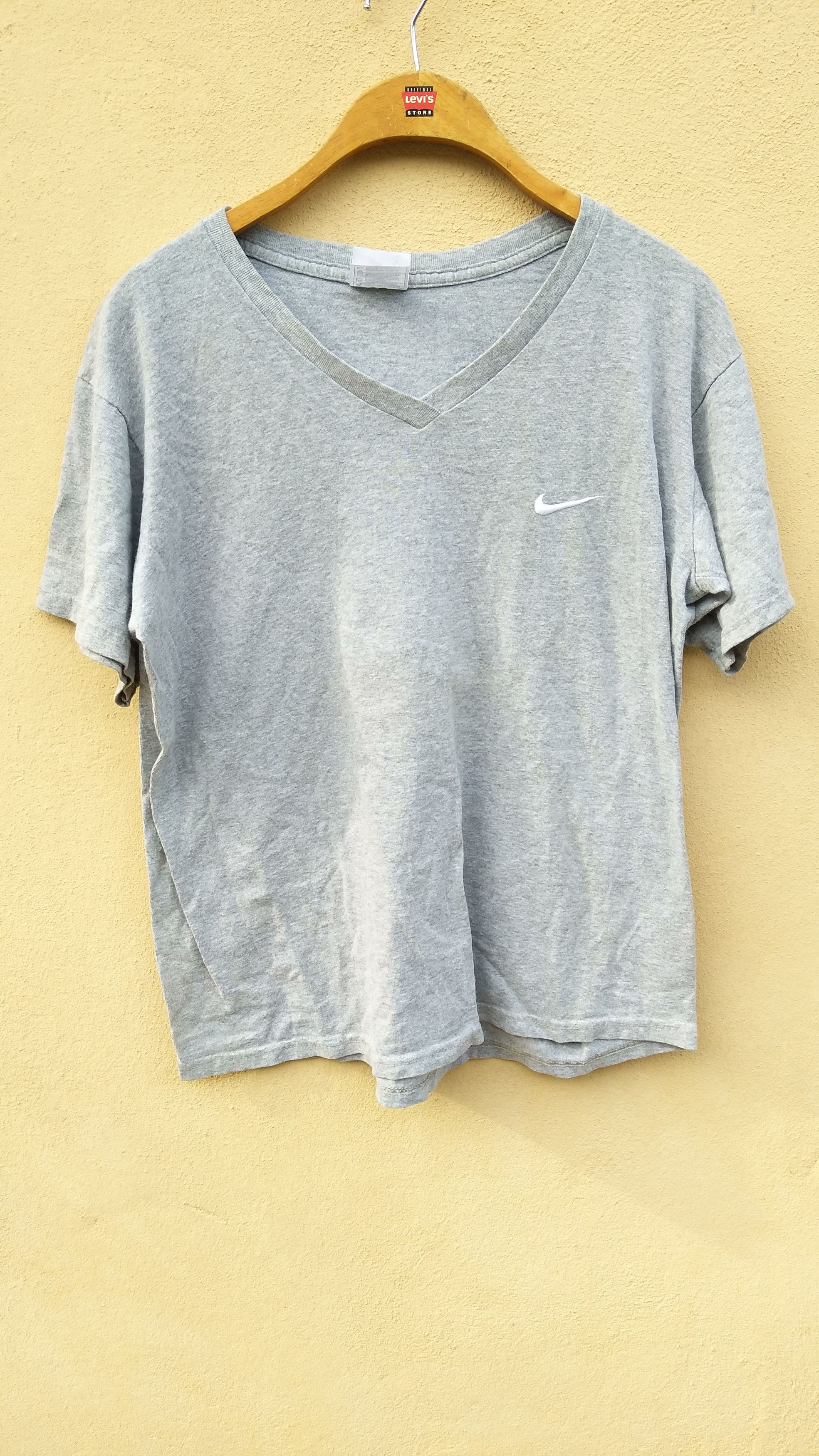 Nike Vintage 90s Nike V Neck t shirt USA Size US M / EU 48-50 / 2 - 1 Thumbnail