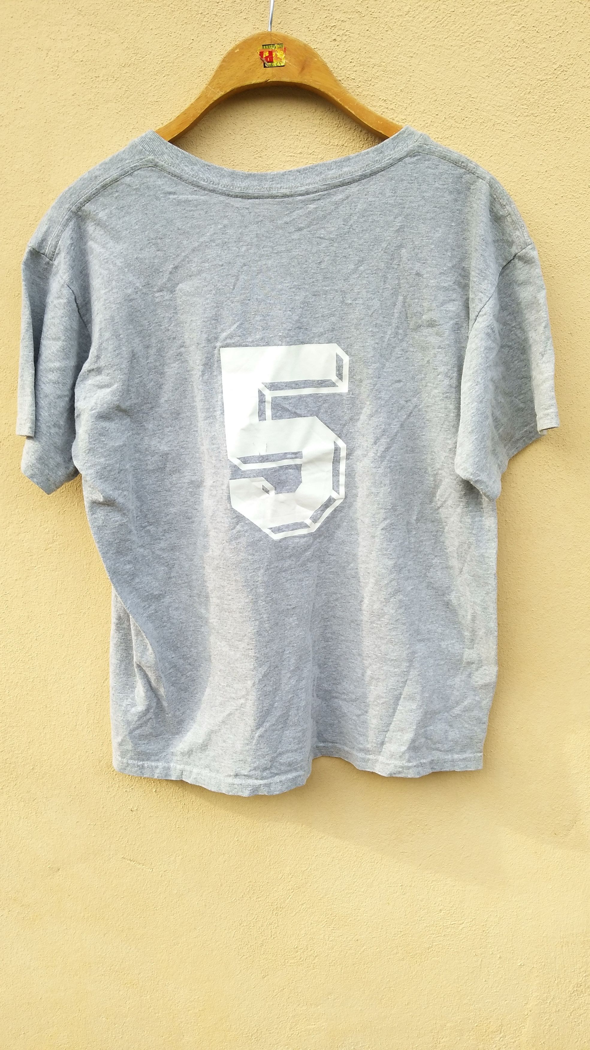 Nike Vintage 90s Nike V Neck t shirt USA Size US M / EU 48-50 / 2 - 2 Thumbnail