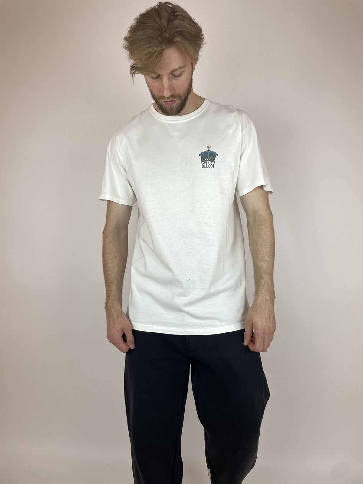Other STUSSY VINTAGE WHITE T-SHIRT WITH QUEEN PRINT Mens size L Size US L / EU 52-54 / 3 - 4 Thumbnail