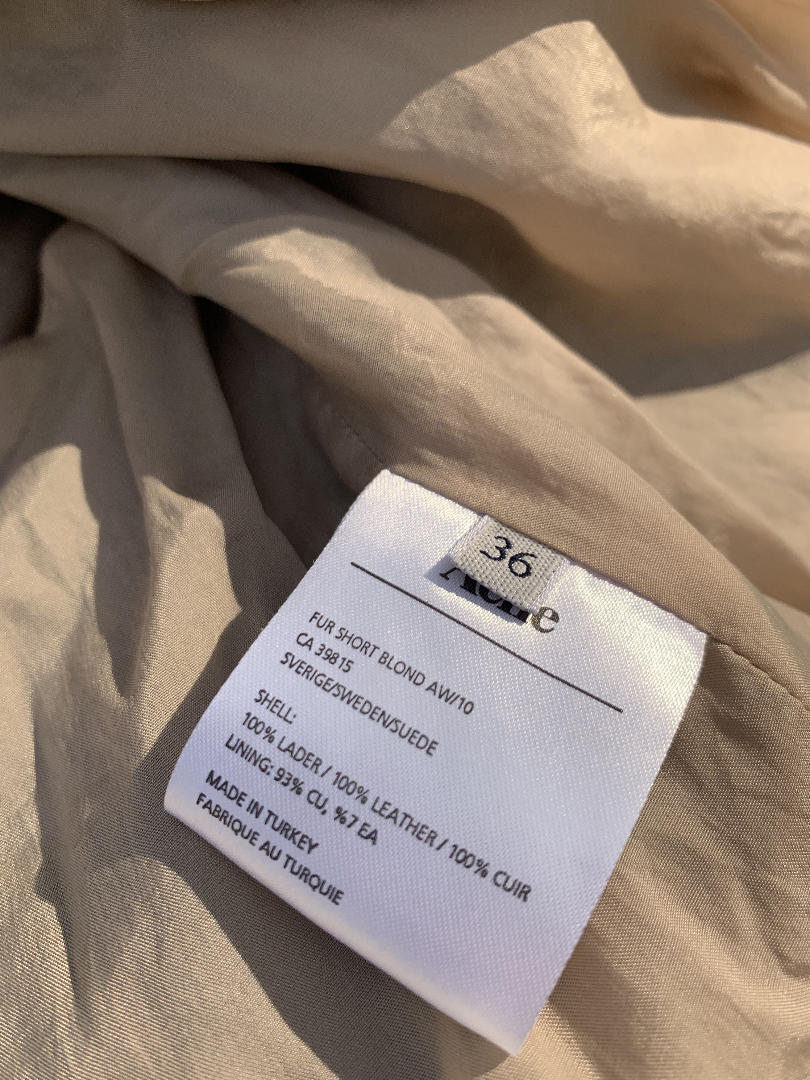 Acne Studios AW 10 FUR SHORT BLOND size 36