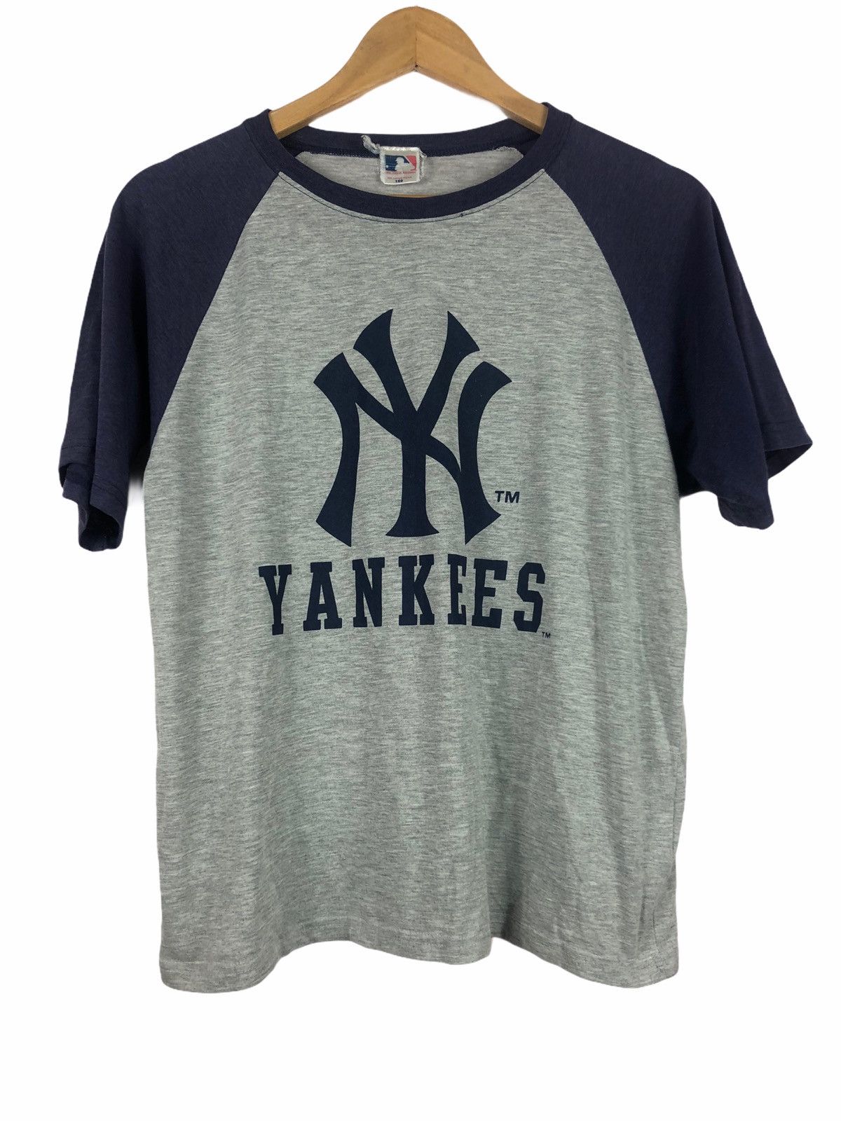 VINTAGE NEW YORK YANKEES GREY SHORT SLEEVE T-SHIRT