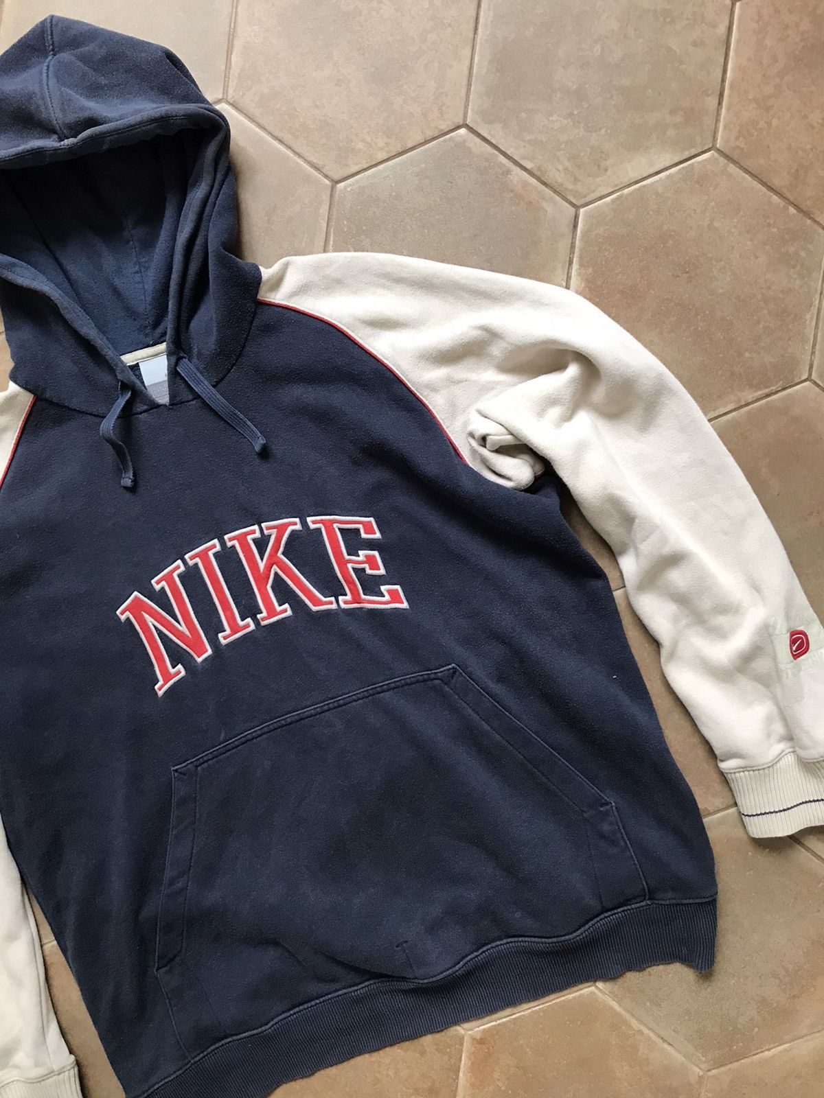 Nike × Vintage VINTAGE NIKE BIG LOGO HOODIE Size US L / EU 52-54 / 3 - 2 Thumbnail