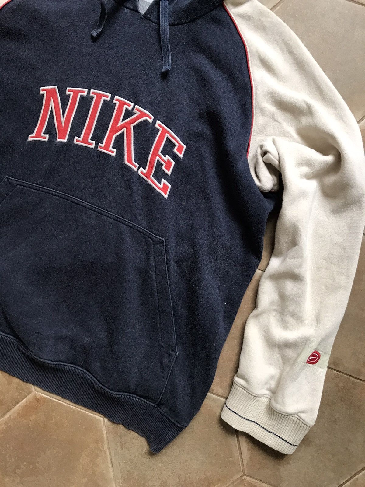 Nike × Vintage VINTAGE NIKE BIG LOGO HOODIE Size US L / EU 52-54 / 3 - 4 Thumbnail
