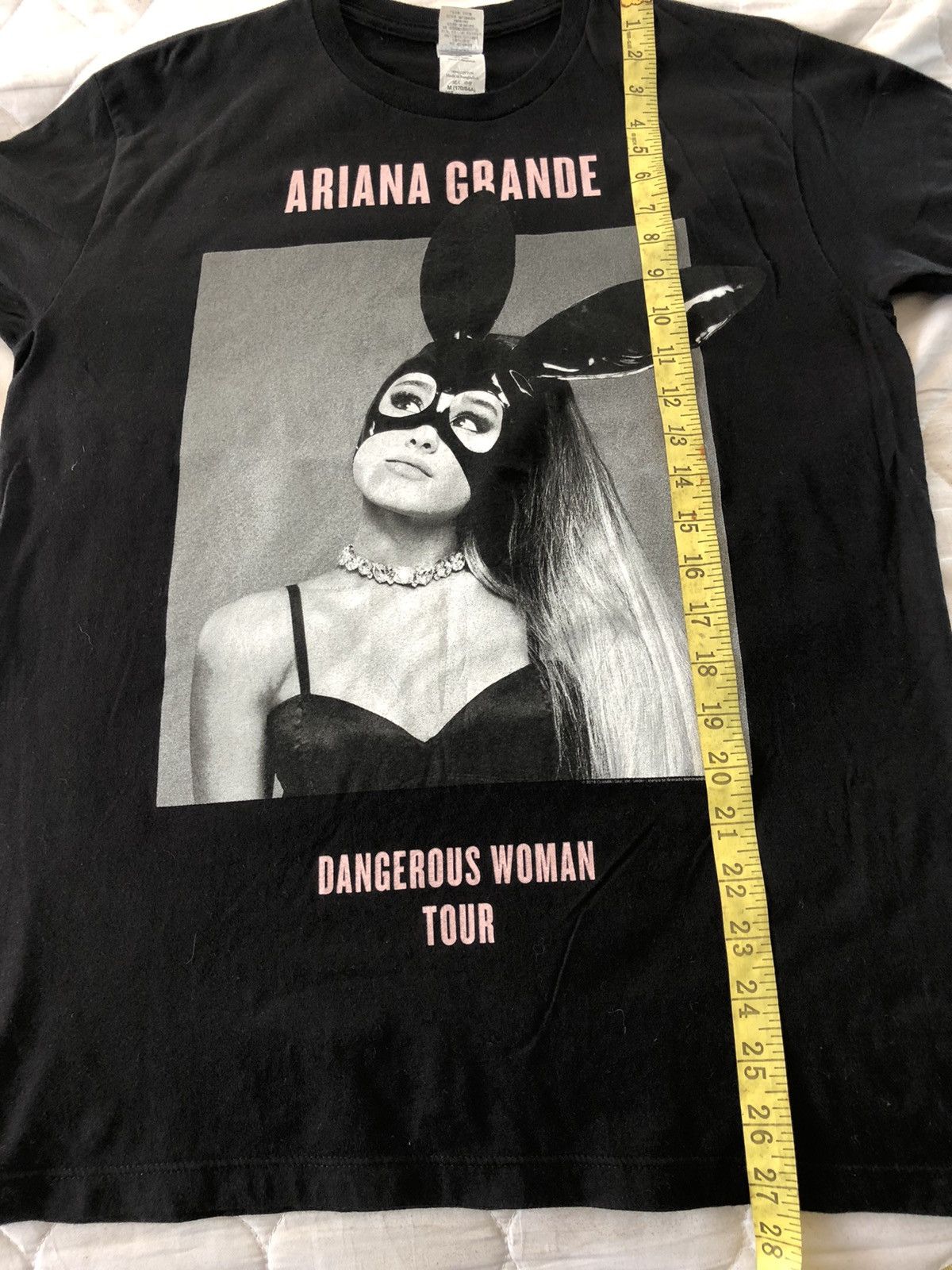 Band Tees Ariana Grande Dangerous Woman Tour 2017 T Shirt Size US M / EU 48-50 / 2 - 6 Thumbnail