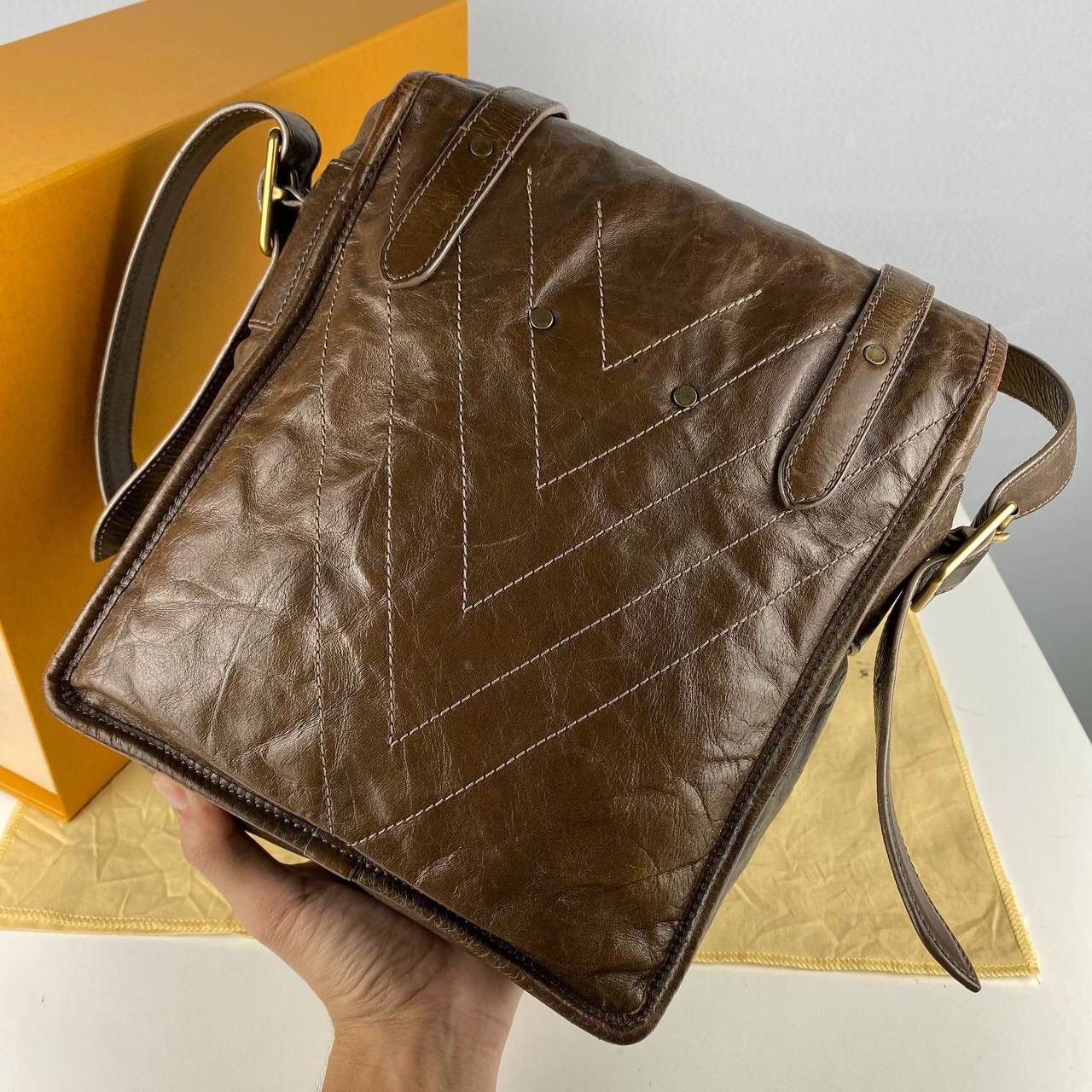 Louis Vuitton Louis Vuitton Kangaroo Brown Leather Soana Crossbody Size ONE SIZE - 4 Thumbnail