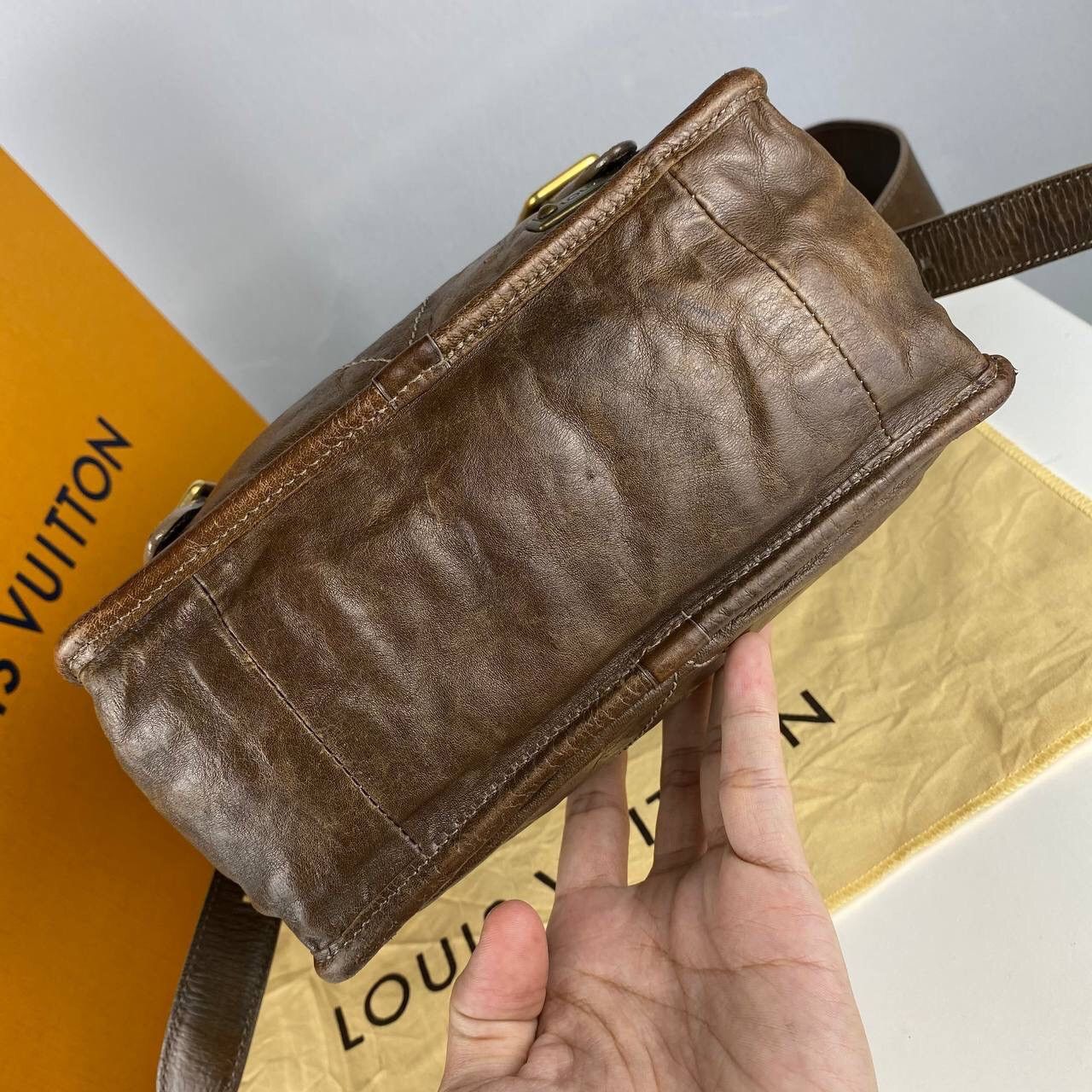 Louis Vuitton Louis Vuitton Kangaroo Brown Leather Soana Crossbody Size ONE SIZE - 7 Thumbnail