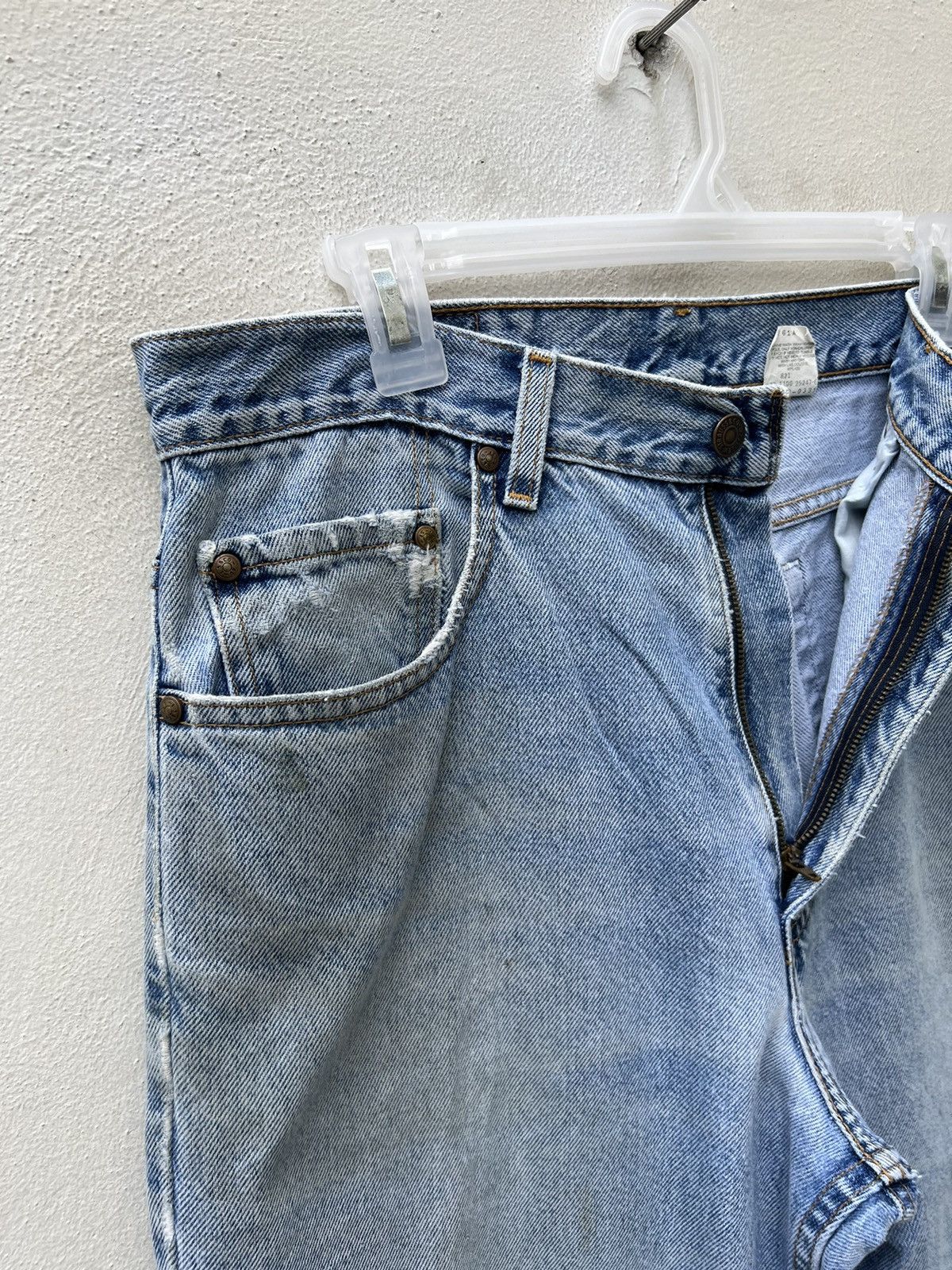 Levi's VTG 2000 Levi’s 540 Fade Light Blue Denim Relaxed Fit Jeans Size US 34 / EU 50 - 8 Thumbnail