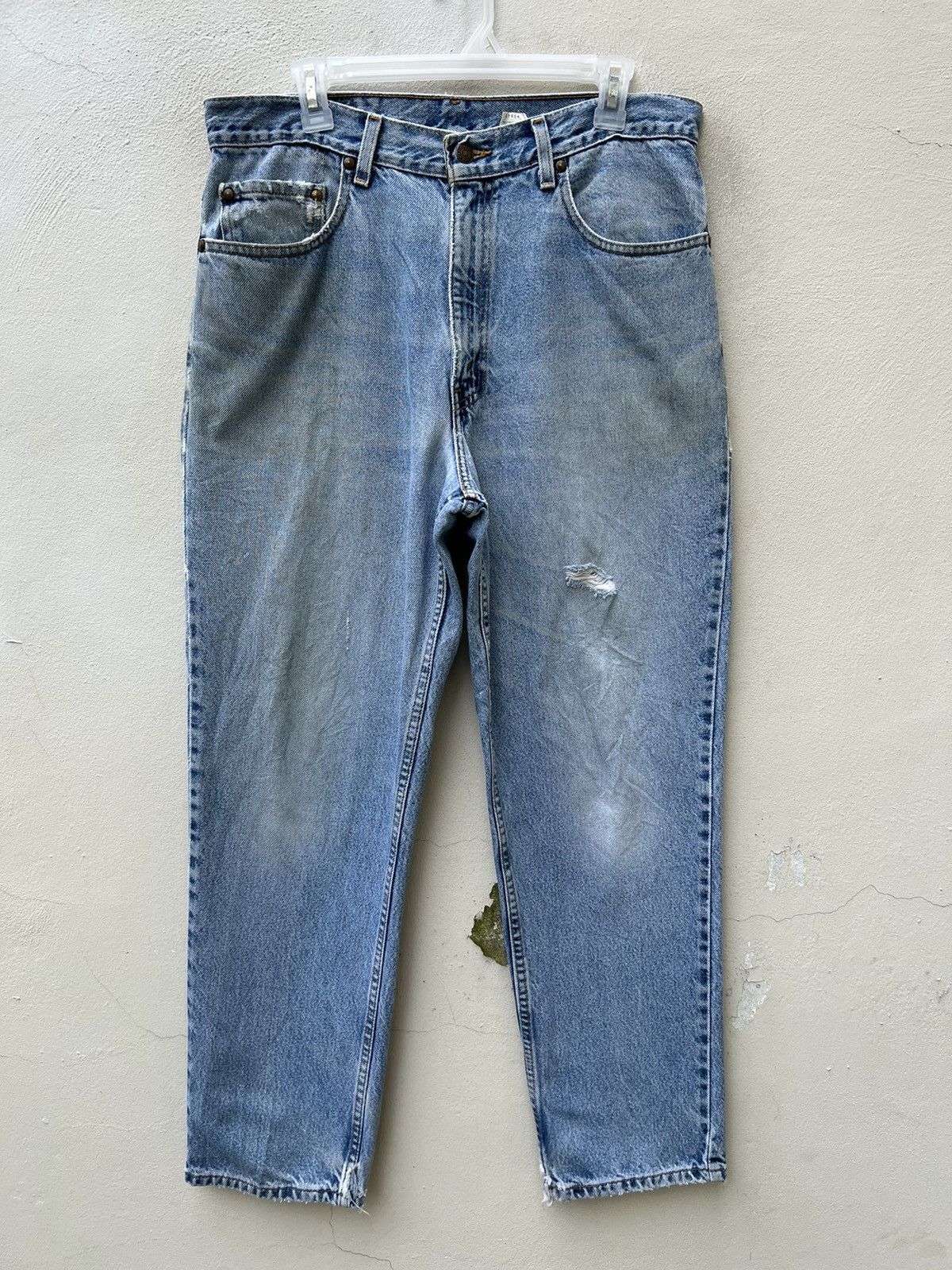 Levi's VTG 2000 Levi’s 540 Fade Light Blue Denim Relaxed Fit Jeans Size US 34 / EU 50 - 6 Thumbnail