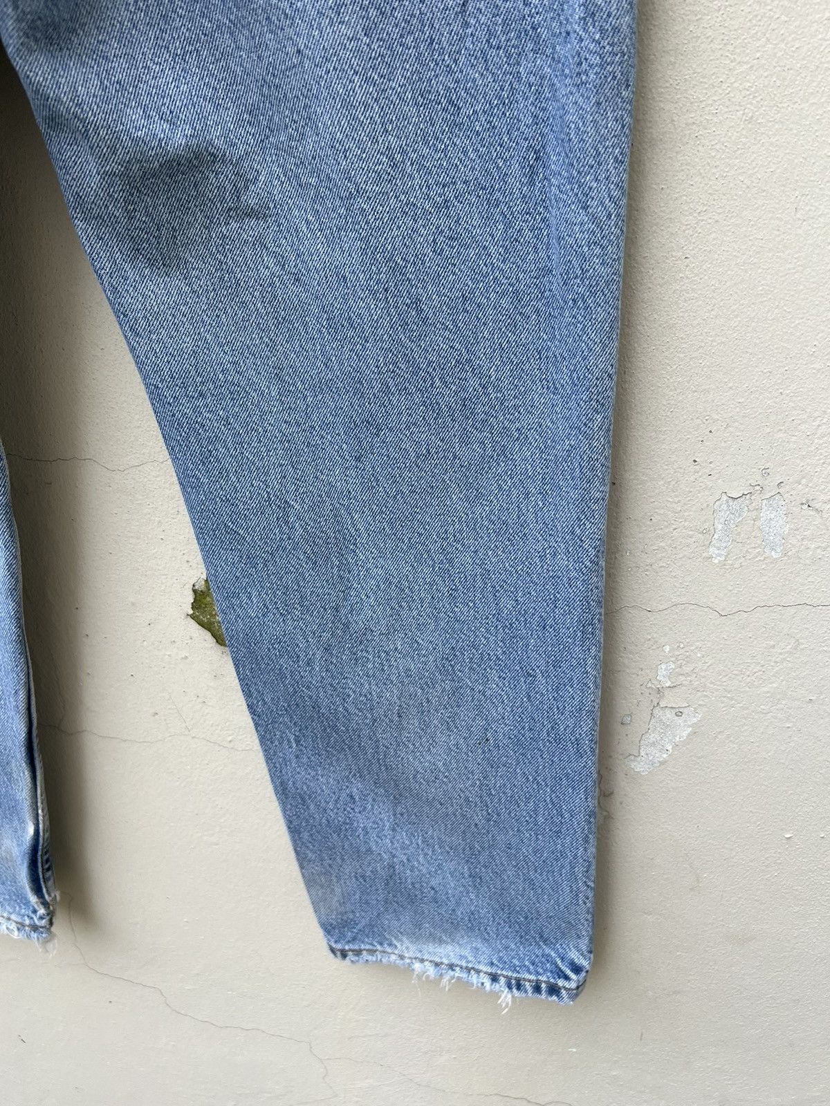 Levi's VTG 2000 Levi’s 540 Fade Light Blue Denim Relaxed Fit Jeans Size US 34 / EU 50 - 20 Thumbnail