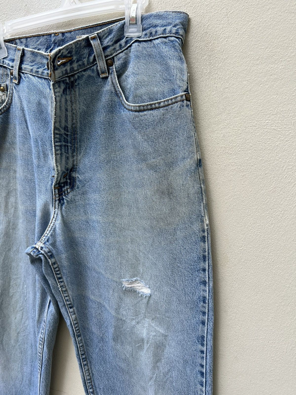 Levi's VTG 2000 Levi’s 540 Fade Light Blue Denim Relaxed Fit Jeans Size US 34 / EU 50 - 11 Thumbnail