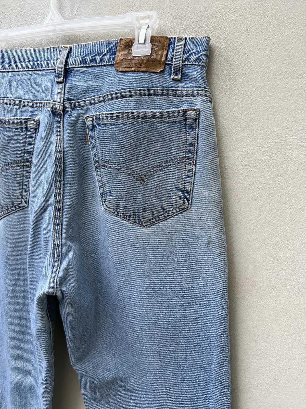 Levi's VTG 2000 Levi’s 540 Fade Light Blue Denim Relaxed Fit Jeans Size US 34 / EU 50 - 17 Thumbnail