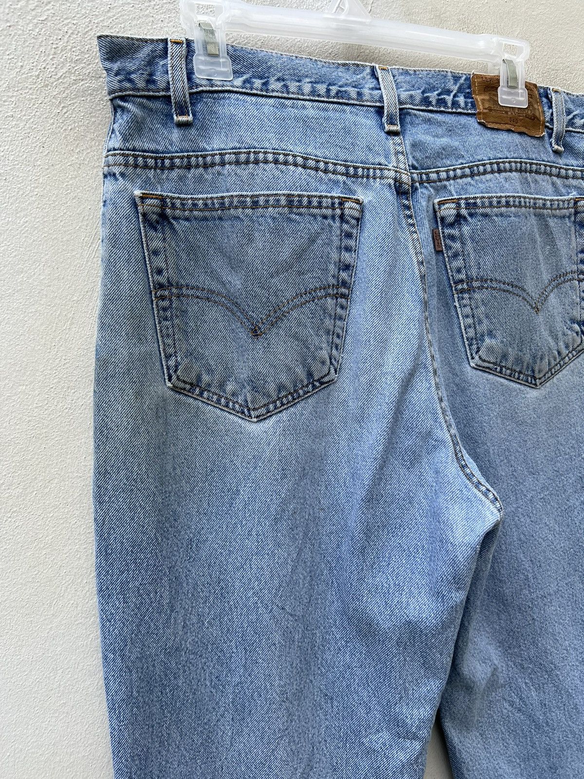 Levi's VTG 2000 Levi’s 540 Fade Light Blue Denim Relaxed Fit Jeans Size US 34 / EU 50 - 15 Thumbnail